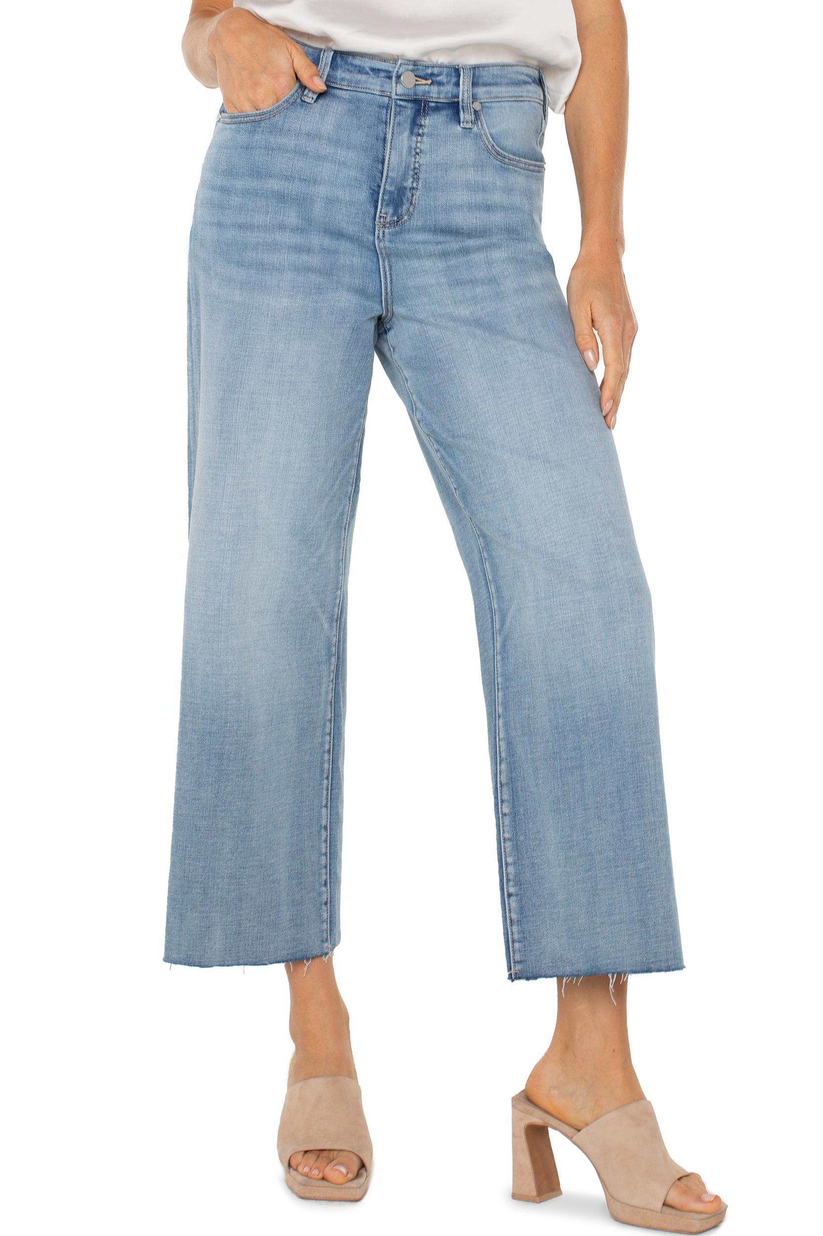 Stride Highrise Crop Product Image