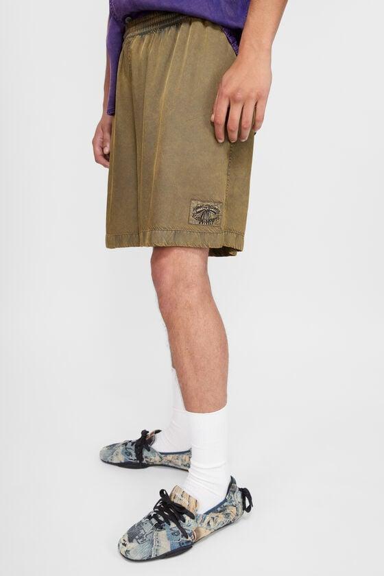 Garment-dyed shorts Product Image