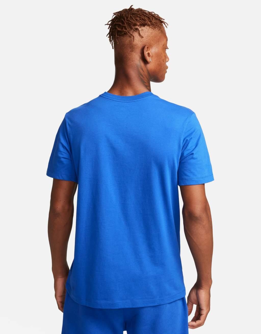 Men's Nike Sportswear Club T-Shirt Product Image