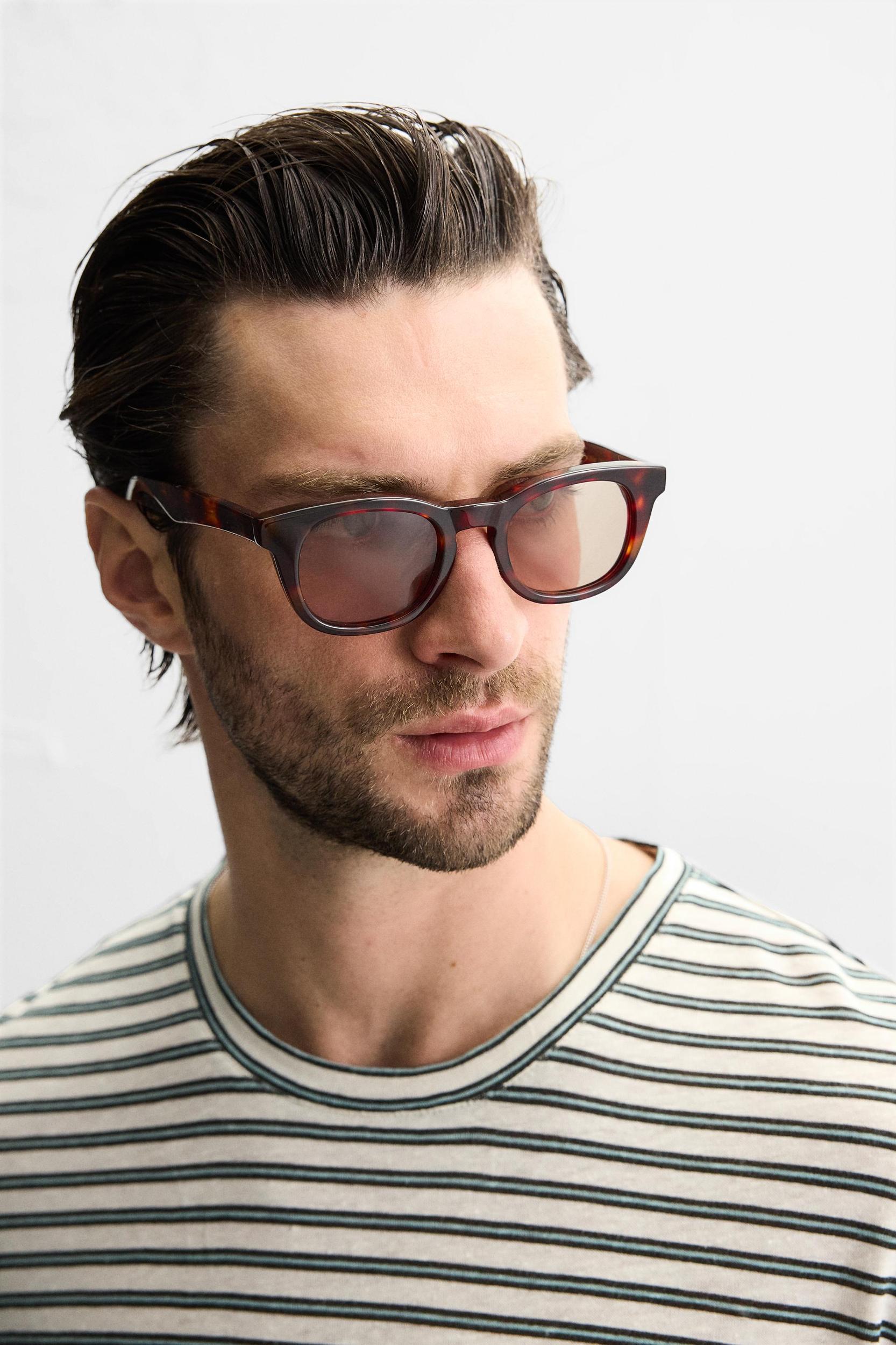 STRIPED LINEN BLEND T-SHIRT Product Image