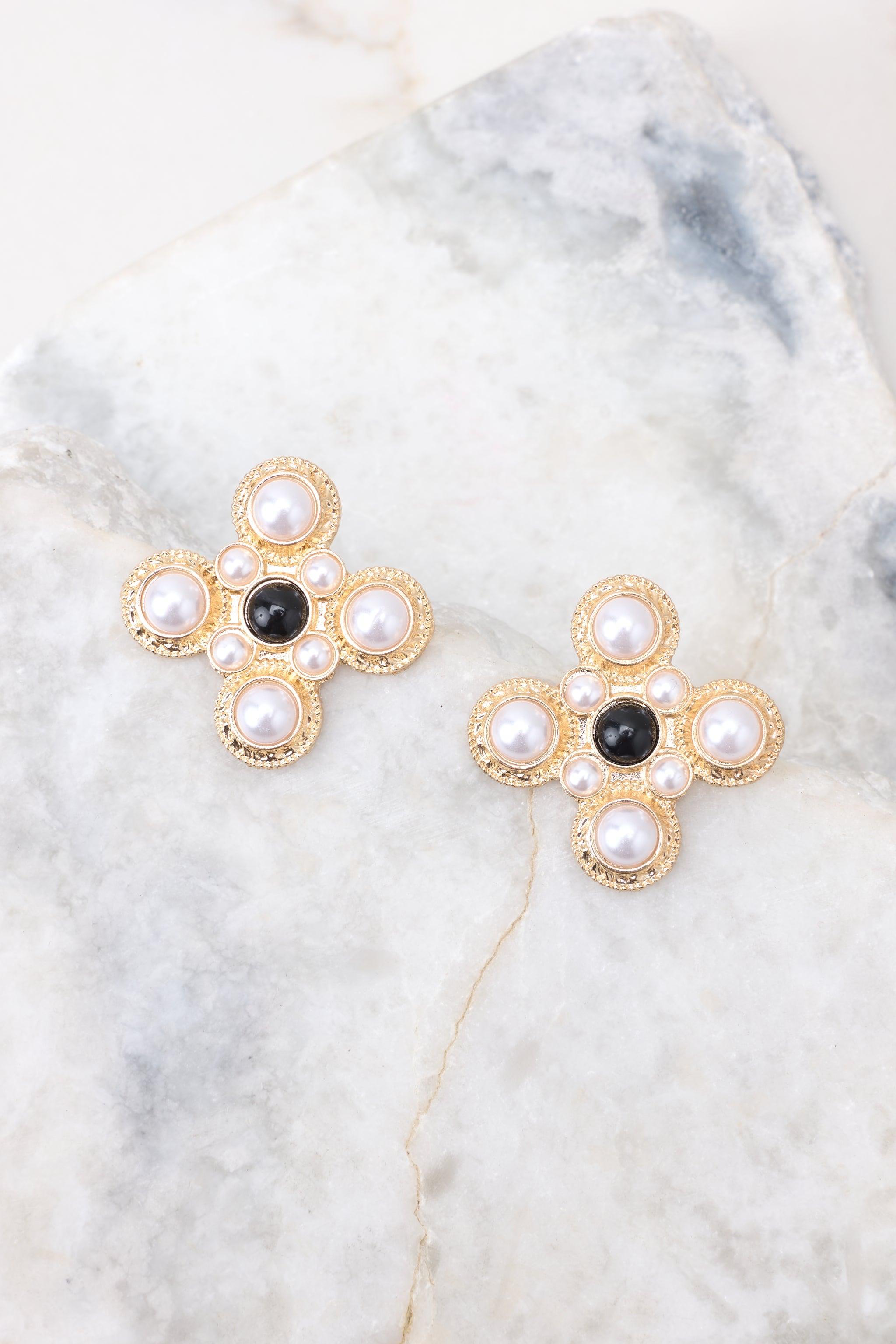 Unique Approach Gold And Pearl Earrings Product Image