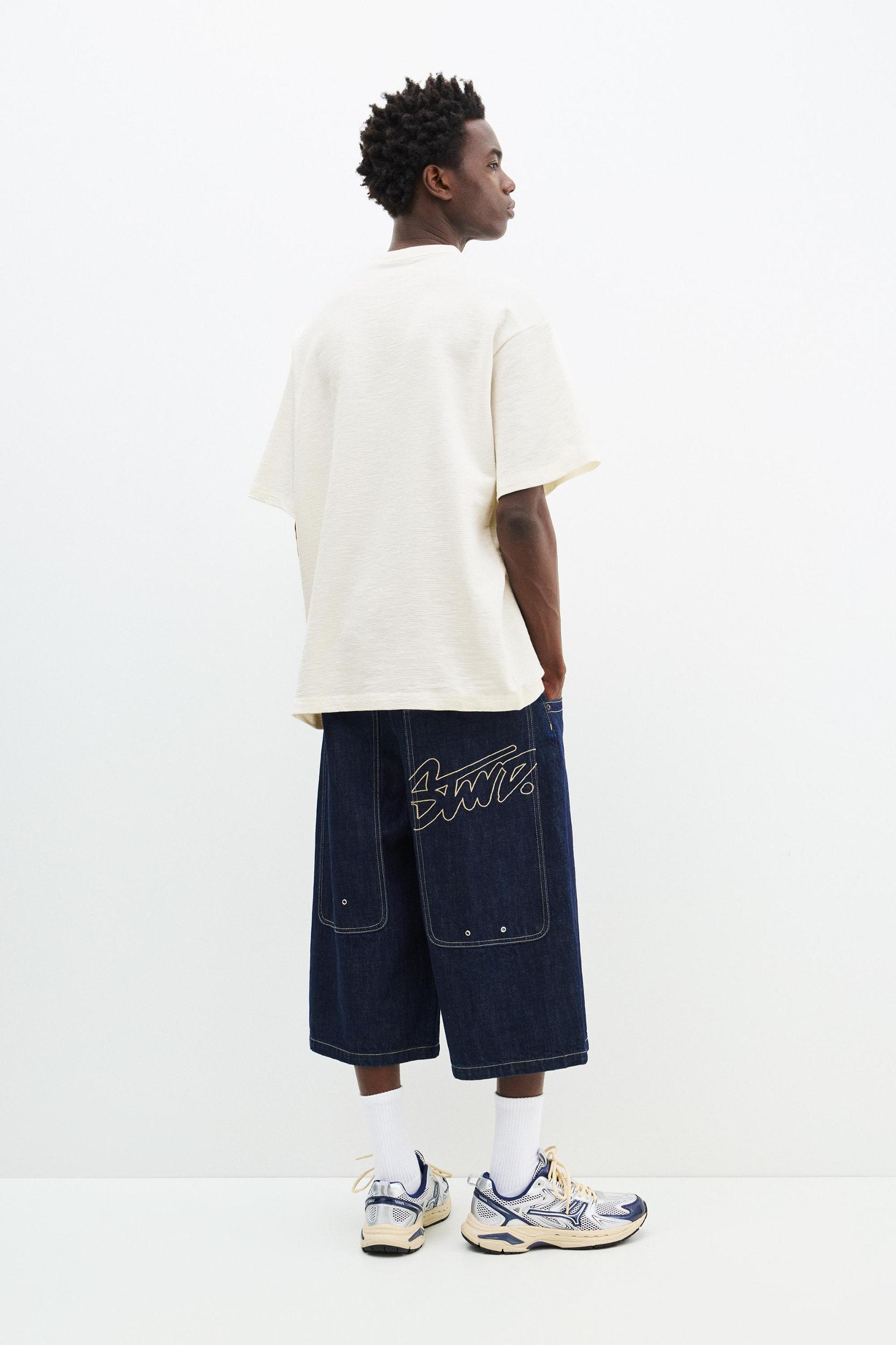 Short sleeve textured T-shirt Product Image