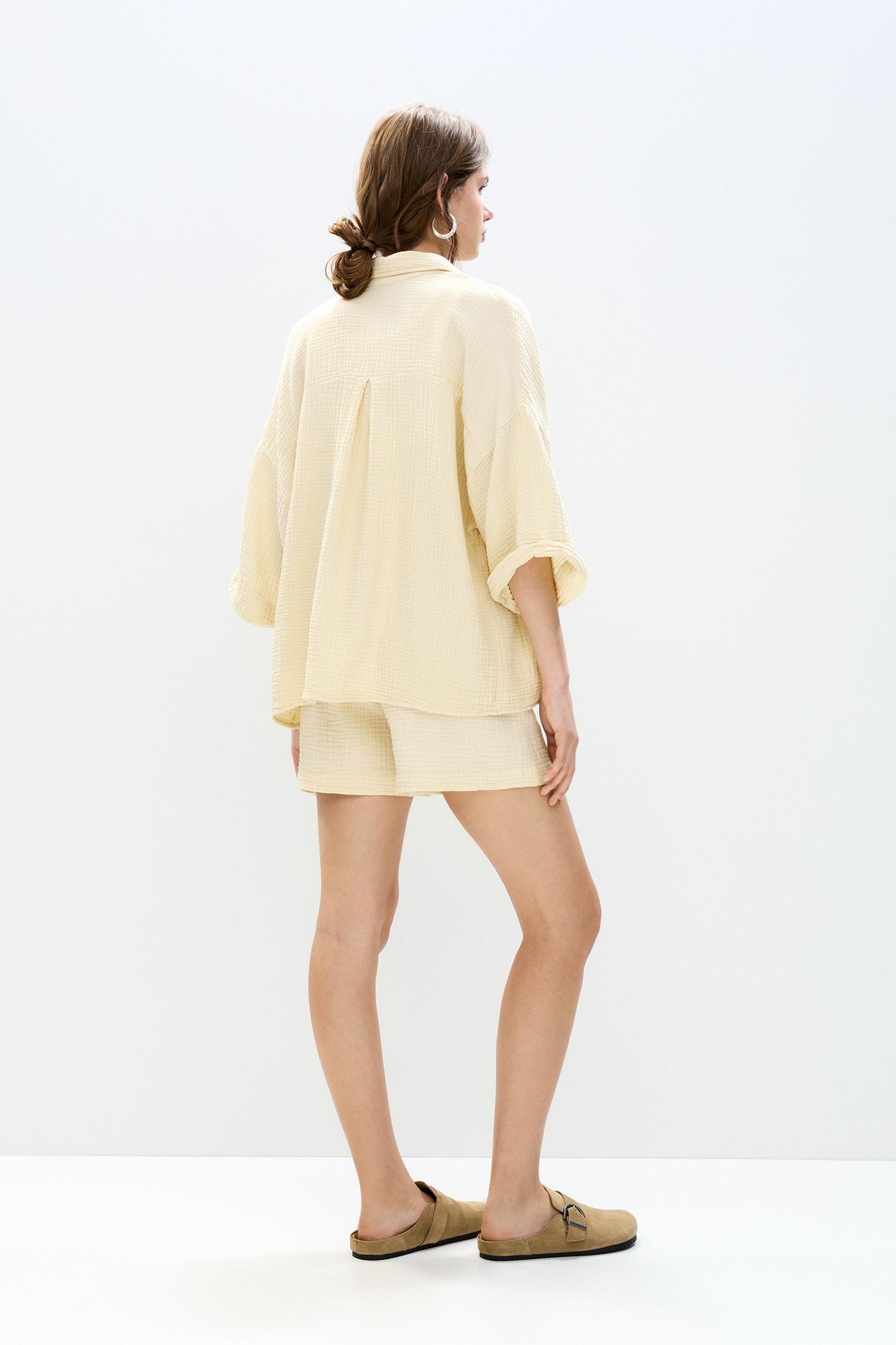 Textured short sleeve shirt Product Image