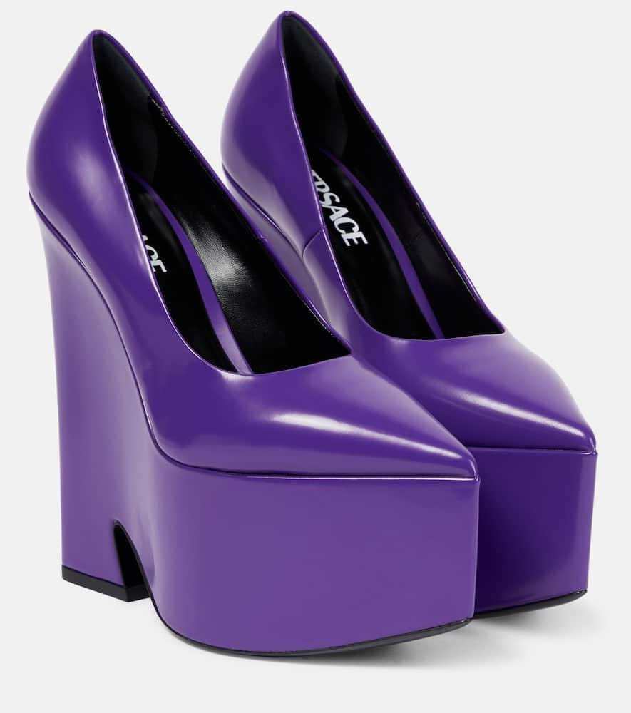 VERSACE 170mm Tempest Patent Leather Pumps In Purple Product Image