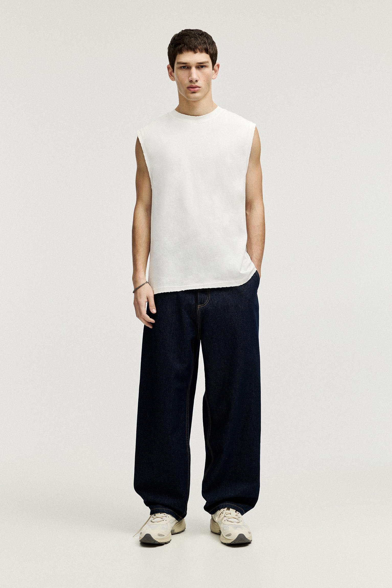 Washed sleeveless T-shirt Product Image