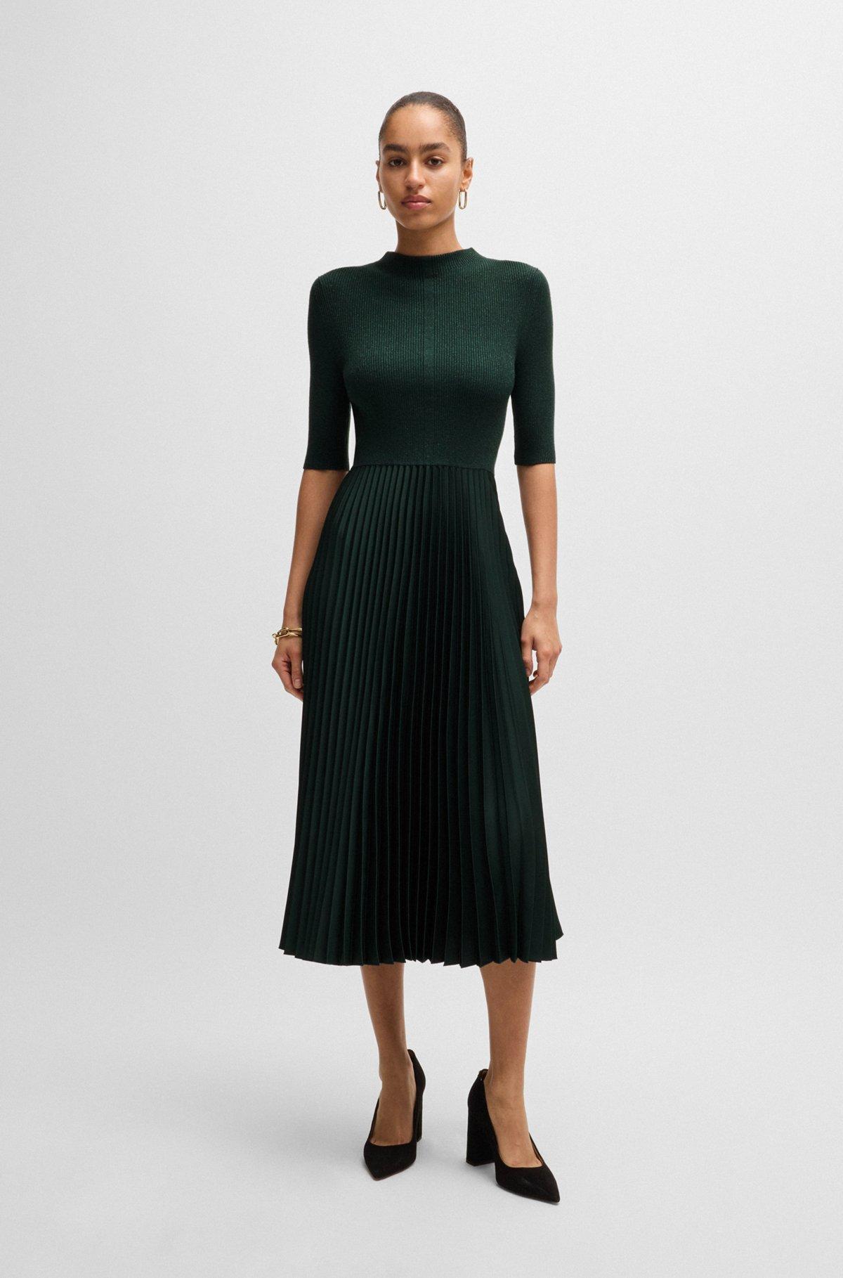 Cropped-sleeve dress with plissé skirt Product Image