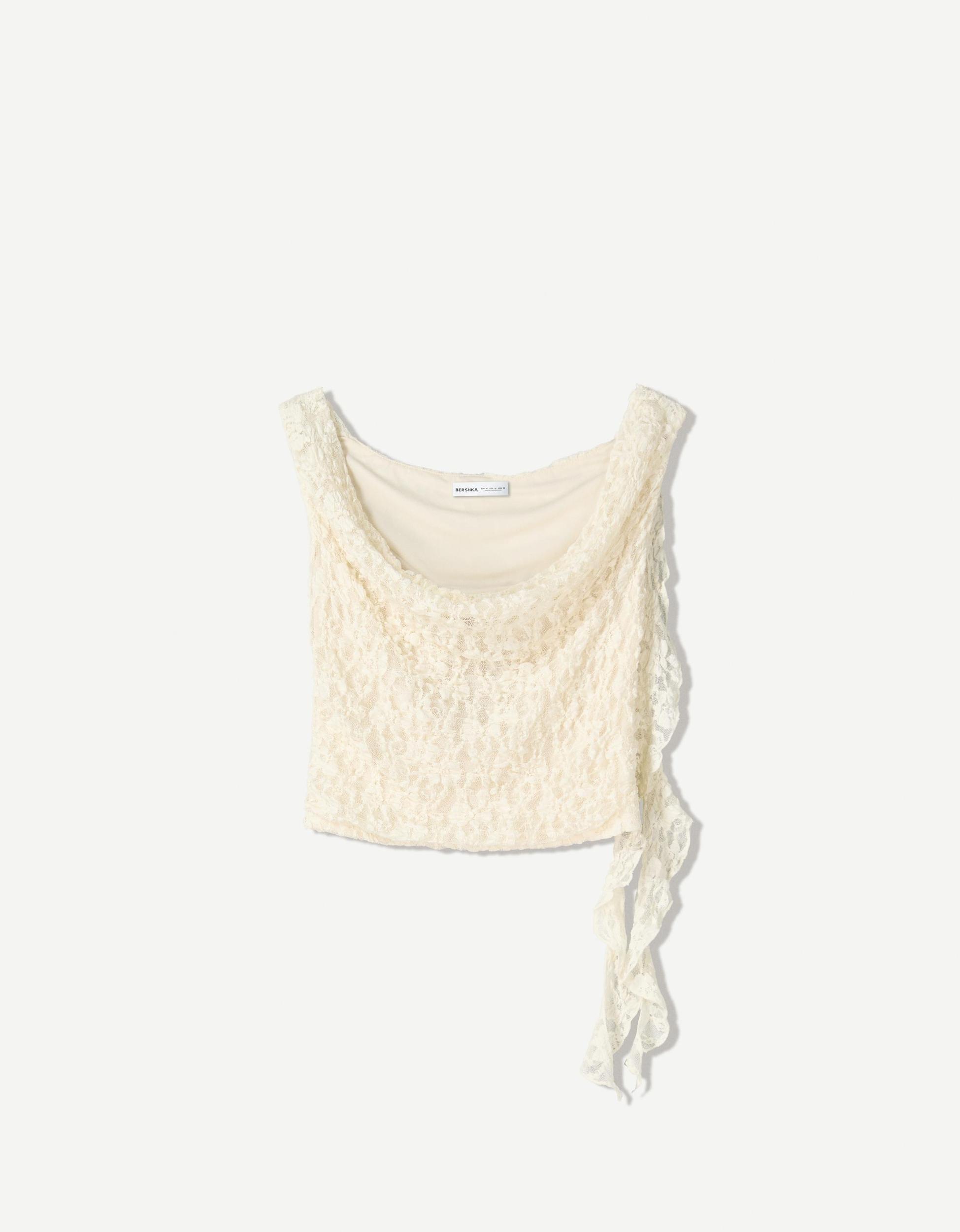 Blonde lace top with ruffles Product Image