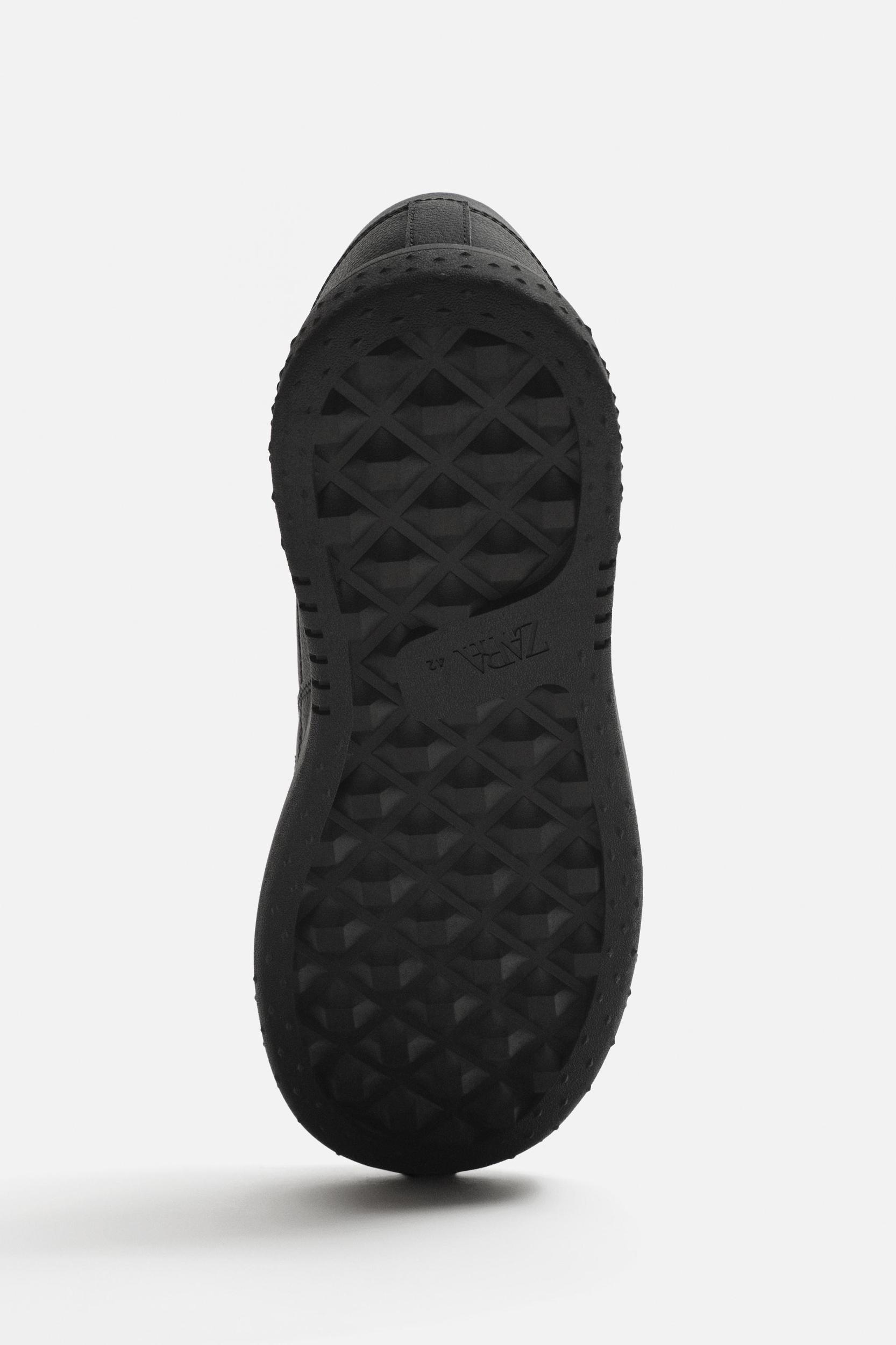 RETRO STYLE SNEAKERS Product Image