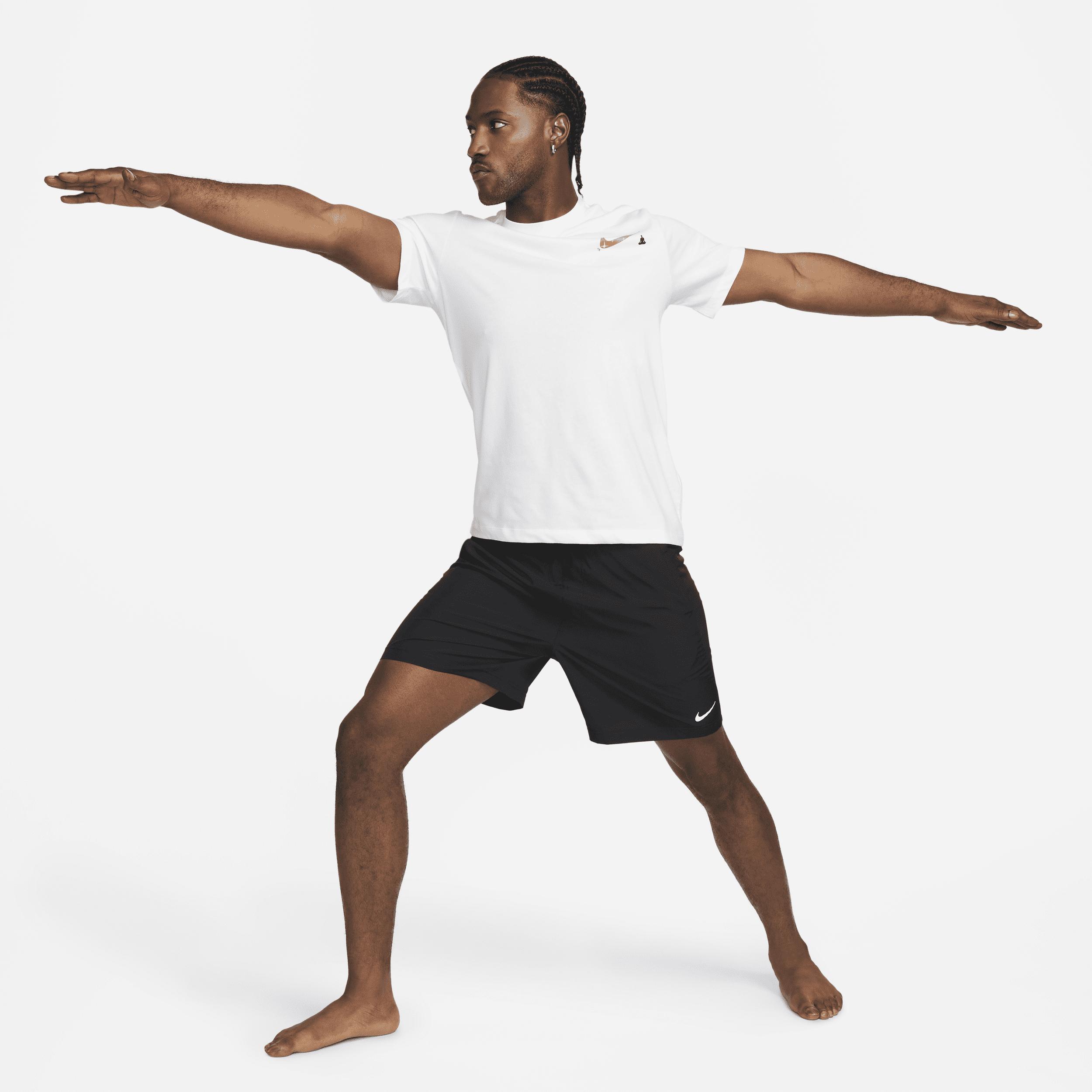 Nike Men's Form Dri-FIT 7" Unlined Versatile Shorts Product Image