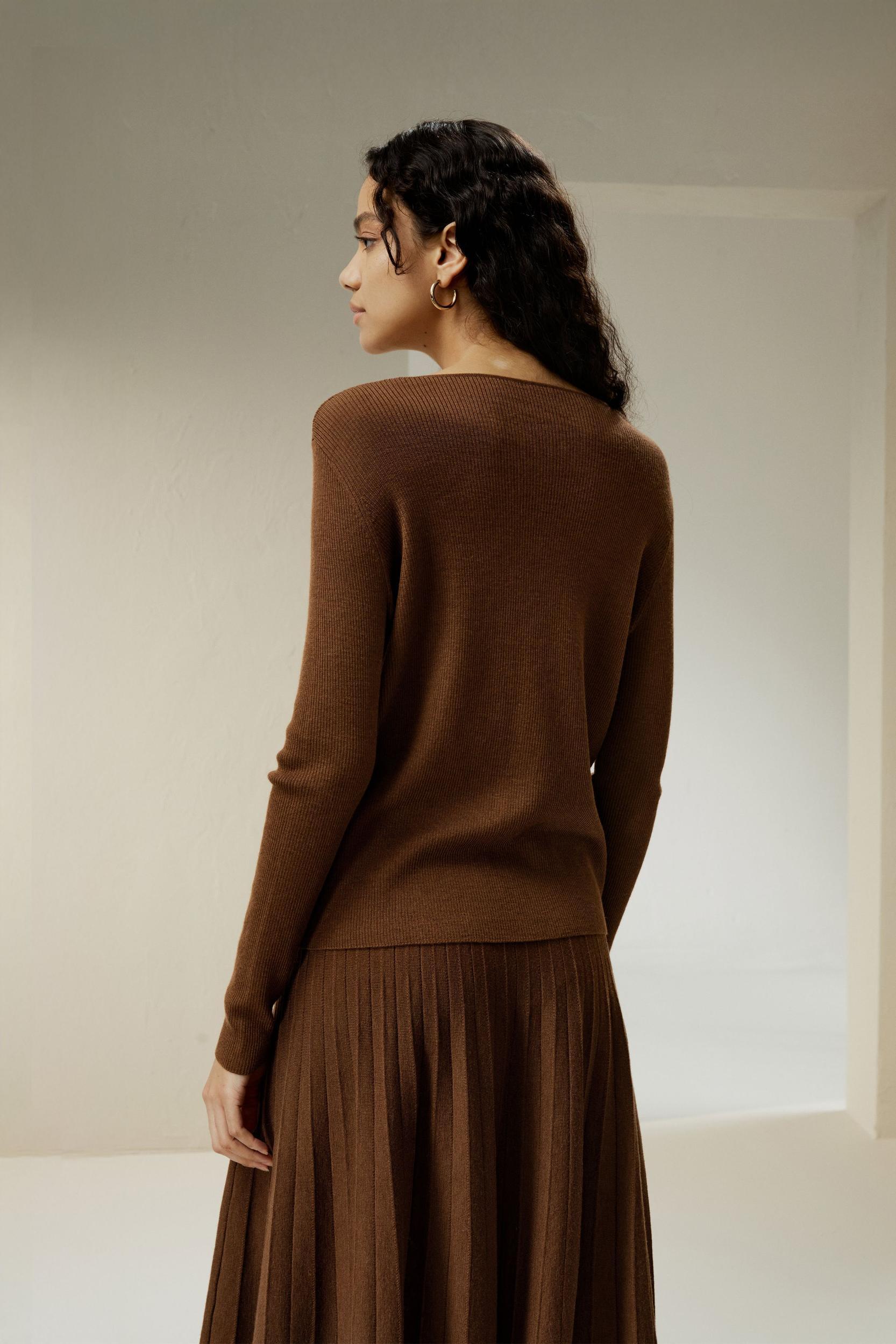 V-neck Ultra-fine Merino Wool Sweater Product Image