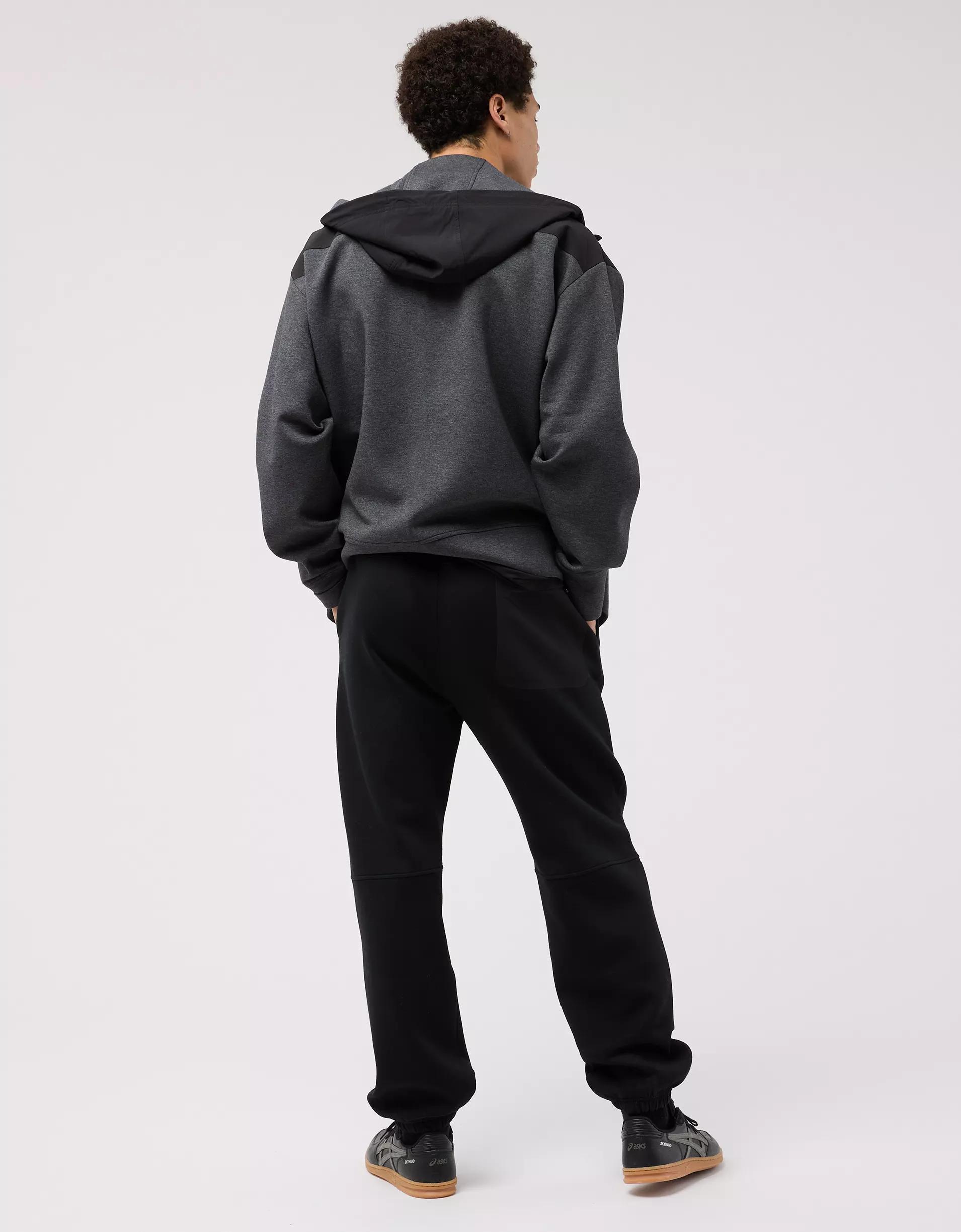AE 24/7 Tech Fleece Jogger Product Image