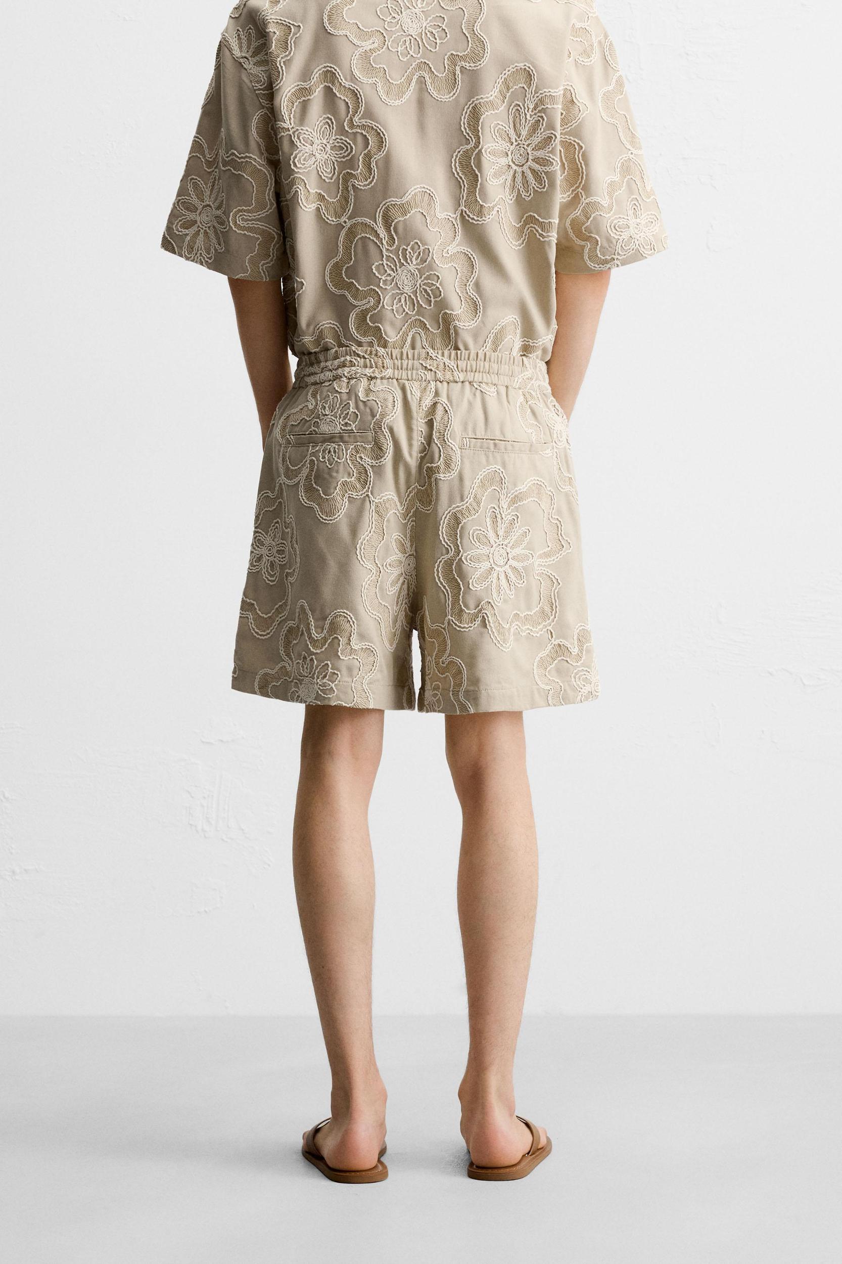 EMBOSSED EMBROIDERY SHORTS Product Image