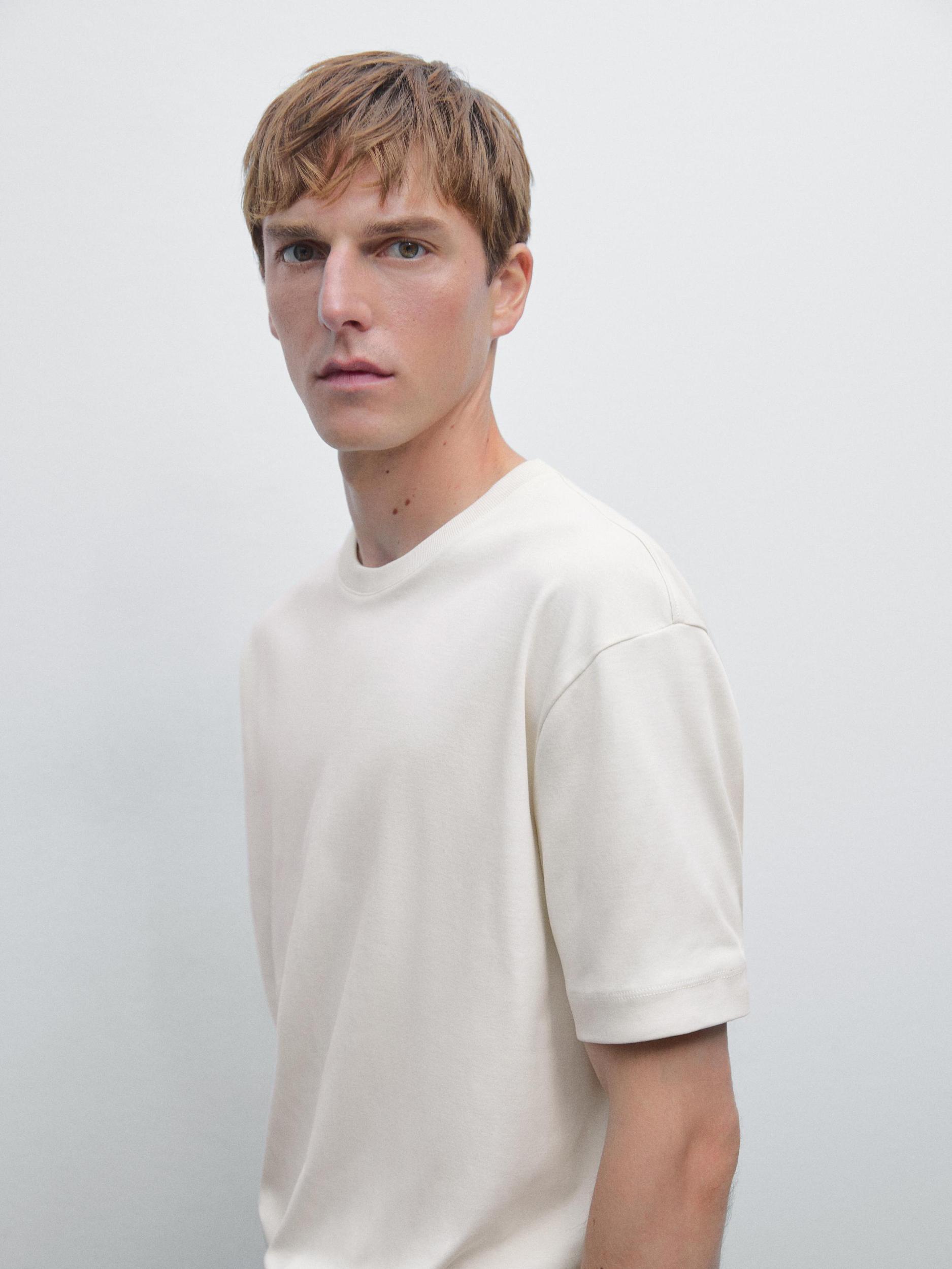 T-shirt medium weight 100% cotton Product Image