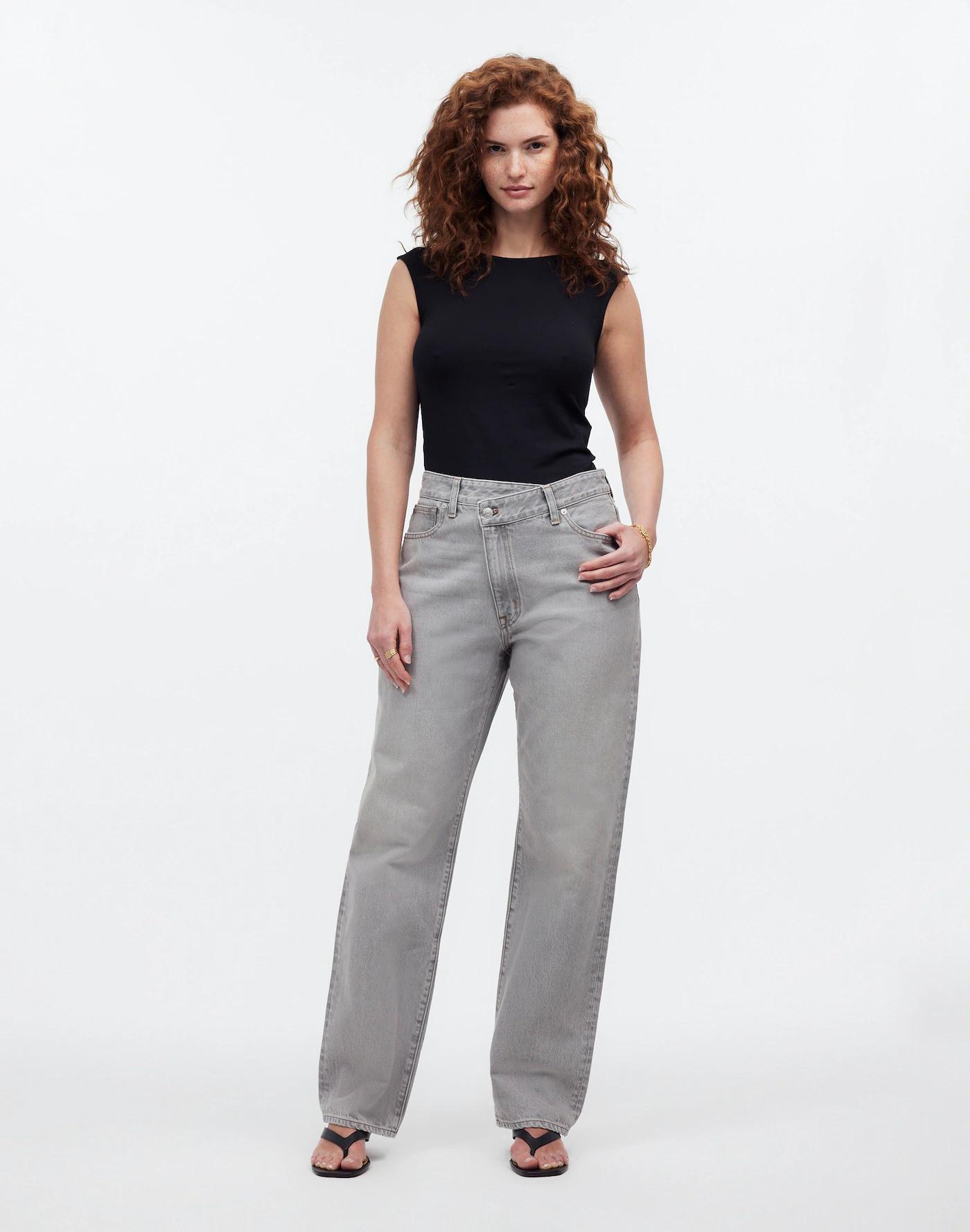 The Curvy '90s Straight Jean Product Image