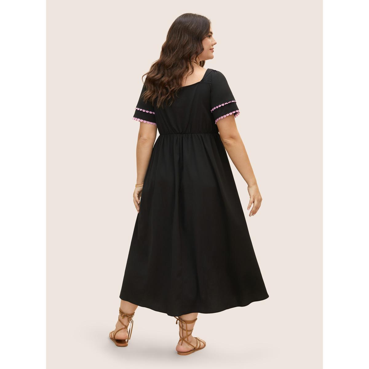 Plus Size Square Neck Textured Tiered Ruffle Sleeve Dress Black Women Resort Woven ribbon&lace trim Square Neck Short sleeve Curvy BloomChic 18-20/2X Product Image