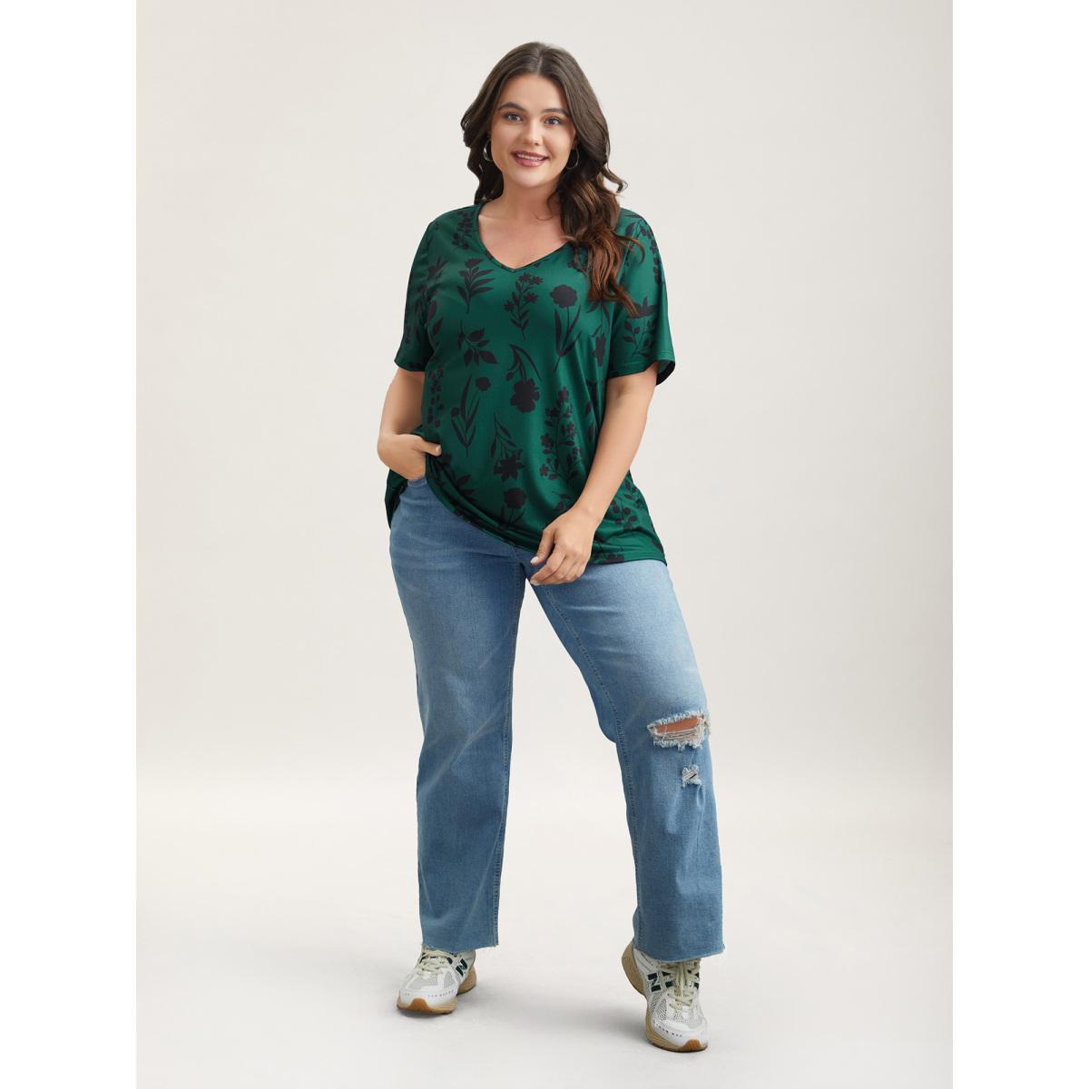 Plus Size Stretchy Floral Print V-Neck T-Shirt DarkGreen Women Leisure Non Natural Flowers V-neck Casual T-shirts BloomChic 22-24/3X Product Image