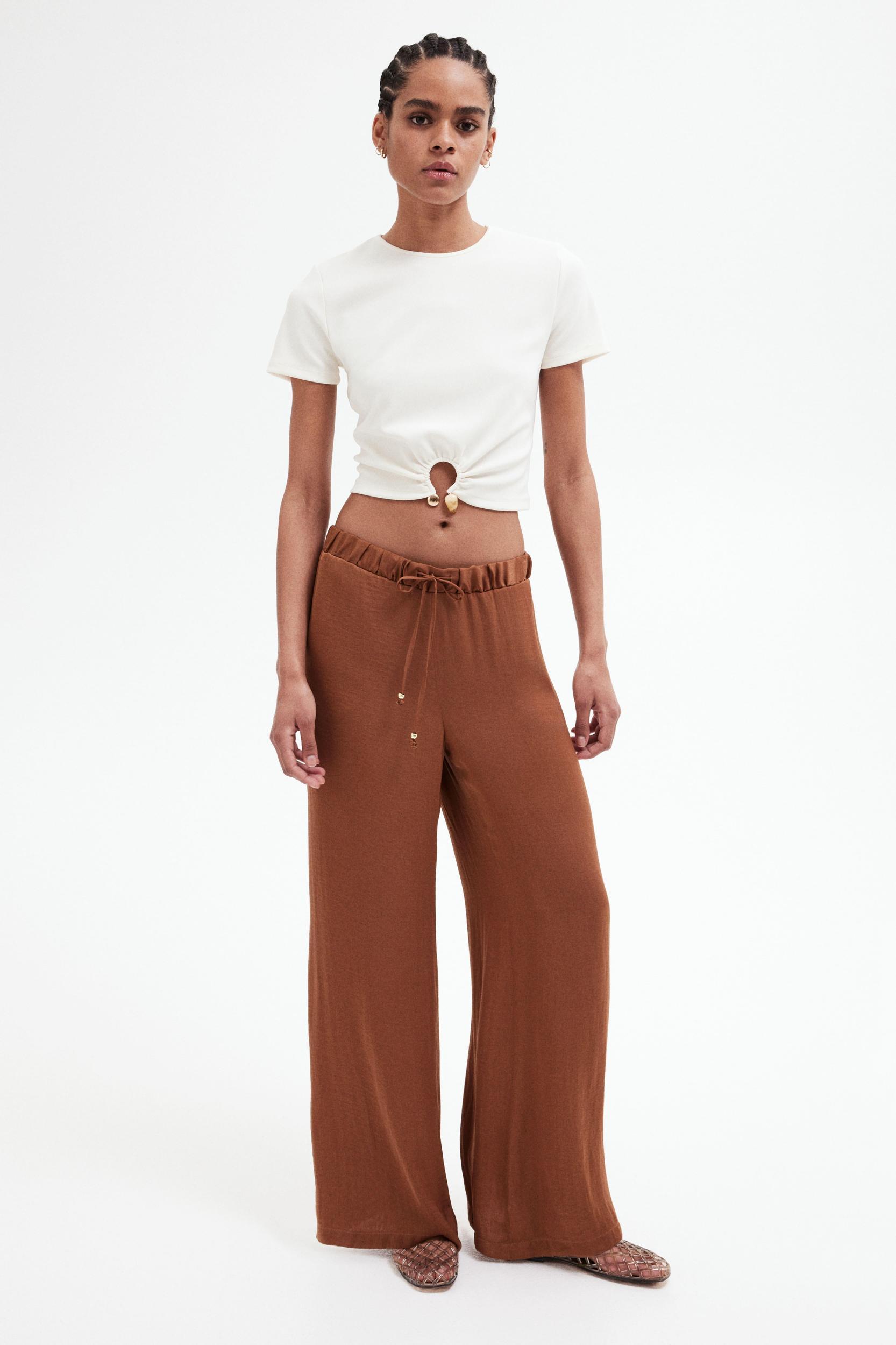 Wide-Leg Drawstring Pants Product Image