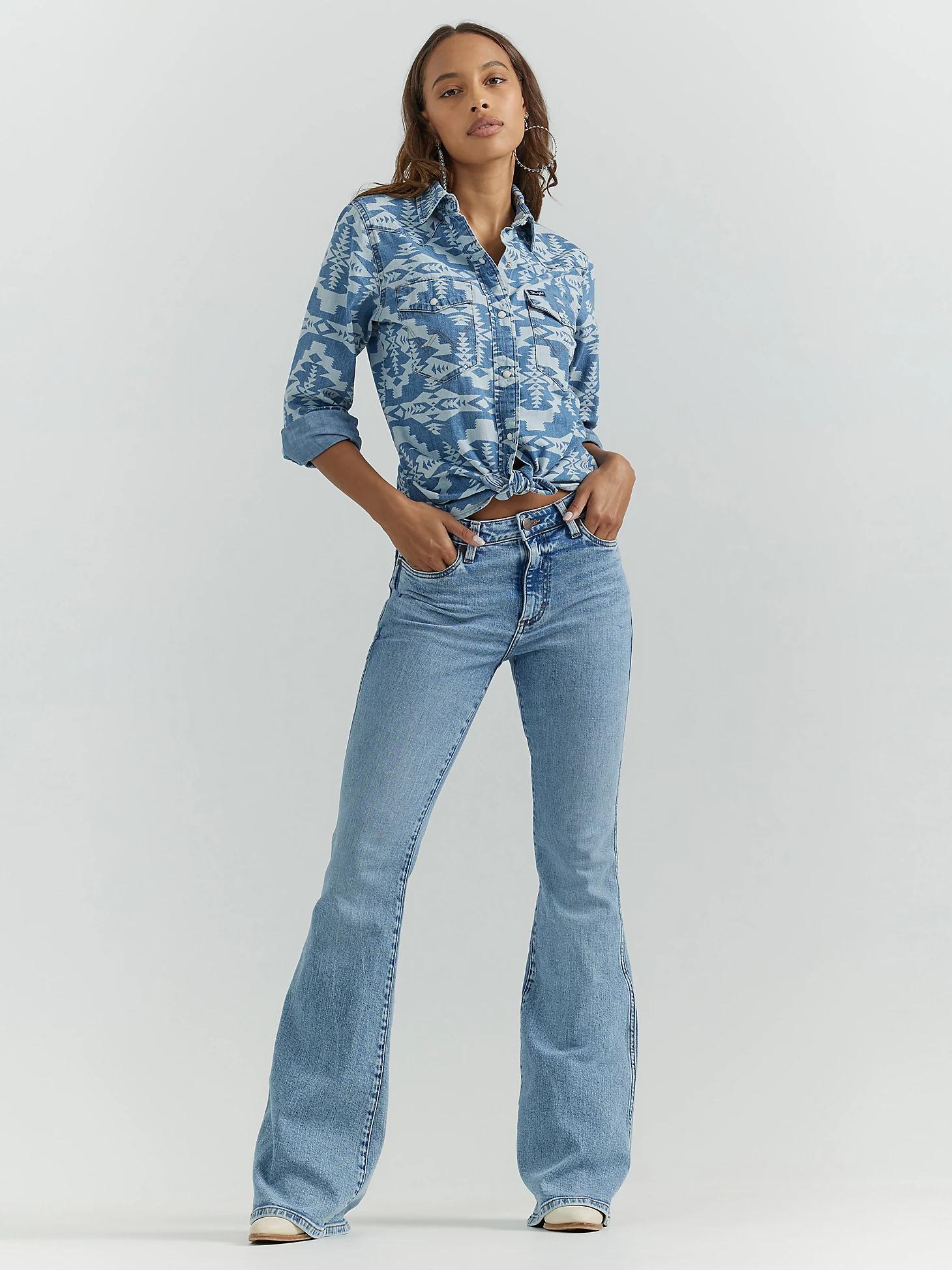 Women's Geometric Cowboy Snap Shirt in Light Wash Product Image