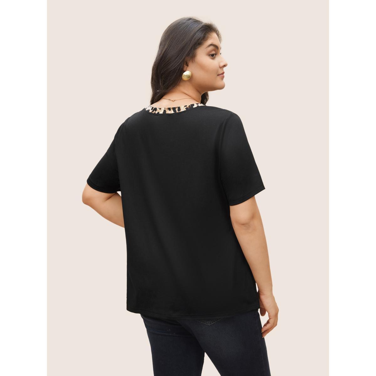 Plus Size Round Neck Leopard Print Patchwork T-shirt Black Women Casual Patchwork Leopard Round Neck Everyday T-shirts BloomChic 26/4X Product Image