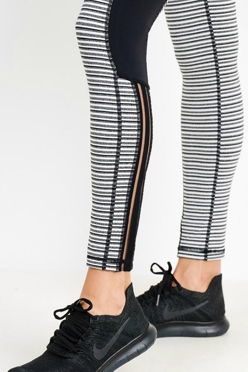 Monochrome Tiramisu Print Legging Product Image