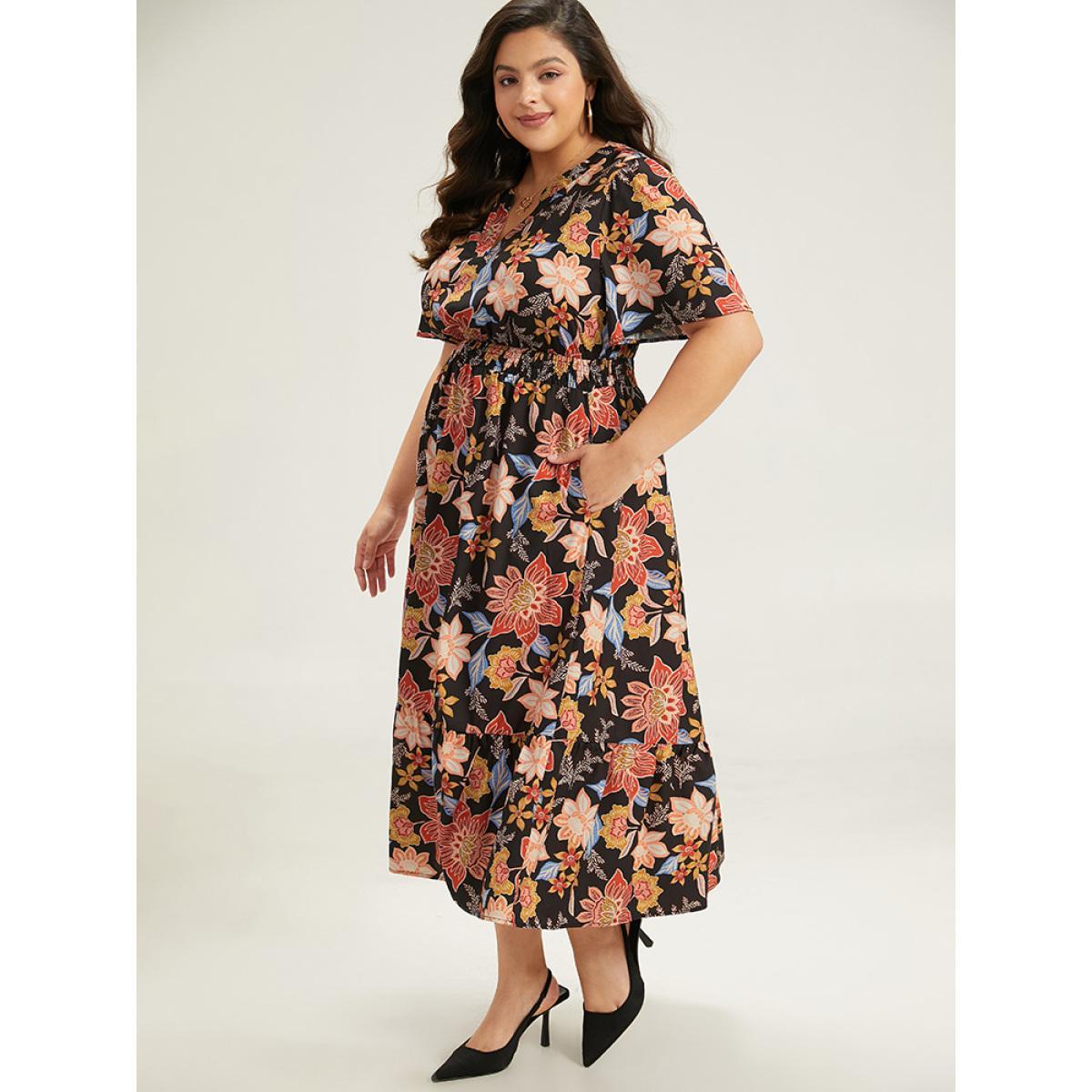 Plus Size Floral Print Shirred Pocket Notched Ruffled Hem Dress Black Women Vacation Printed Notched collar Short sleeve Curvy Midi Dress BloomChic 28/5X Product Image