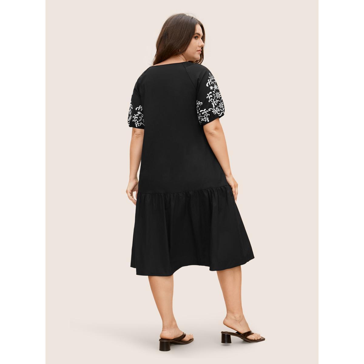 Plus Size Floral Embroidered Keyhole Lantern Sleeve Dress Black Women Casual Gathered Round Neck Half Sleeve Curvy BloomChic 12/L Product Image