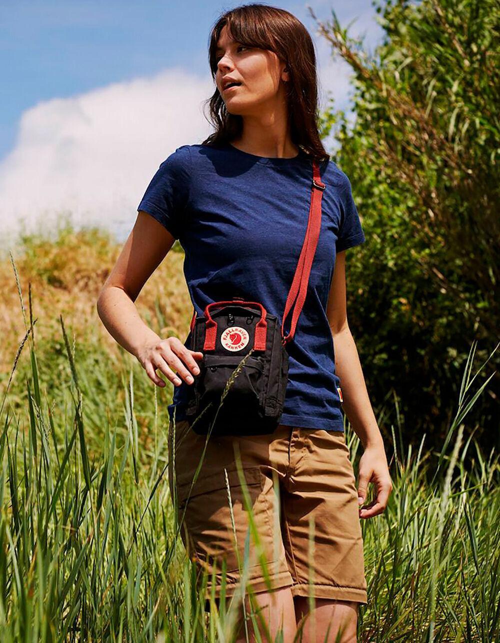 FJALLRAVEN Kånken Sling Crossbody Bag Product Image