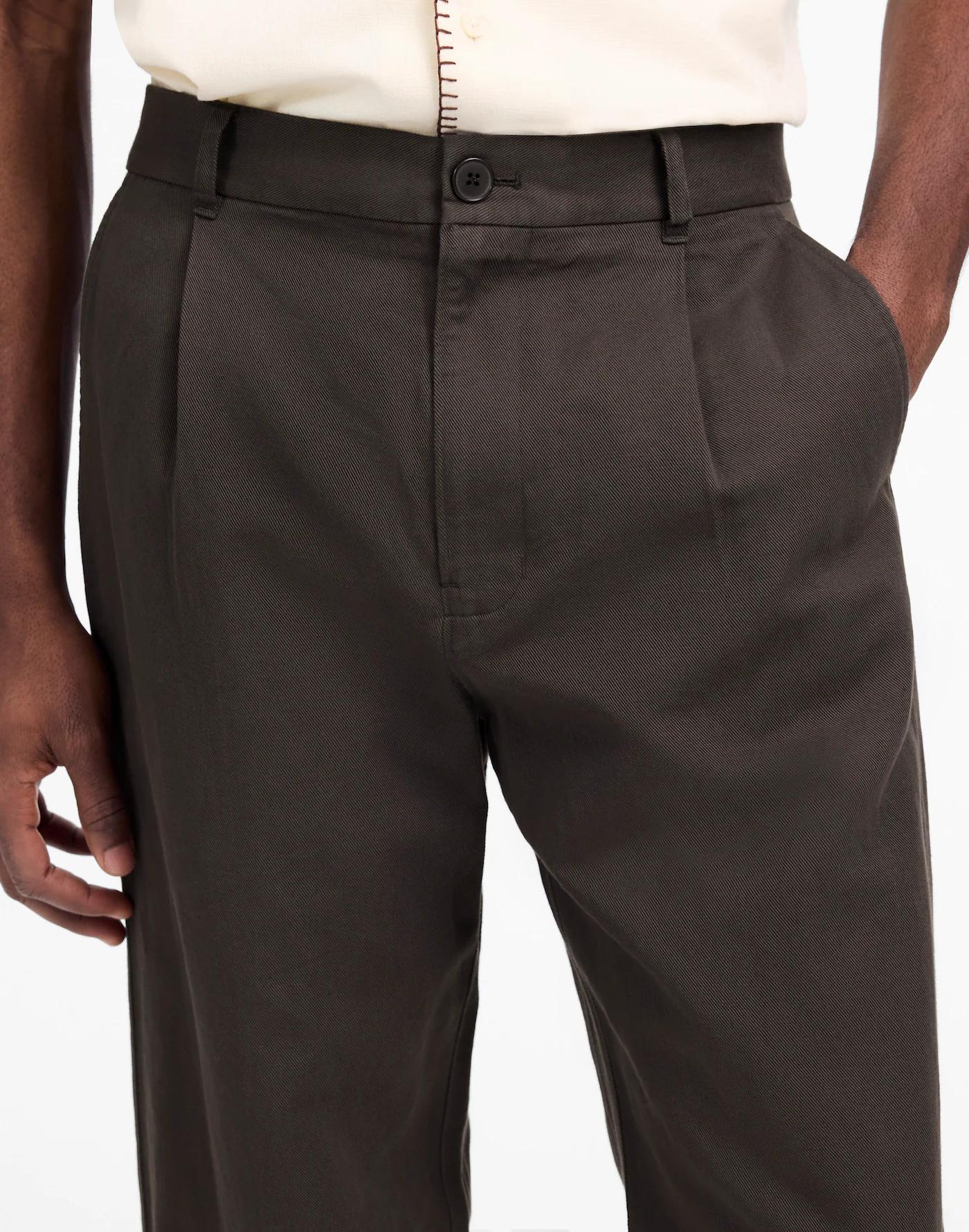Pleated Trousers in Cotton-Linen Blend Product Image