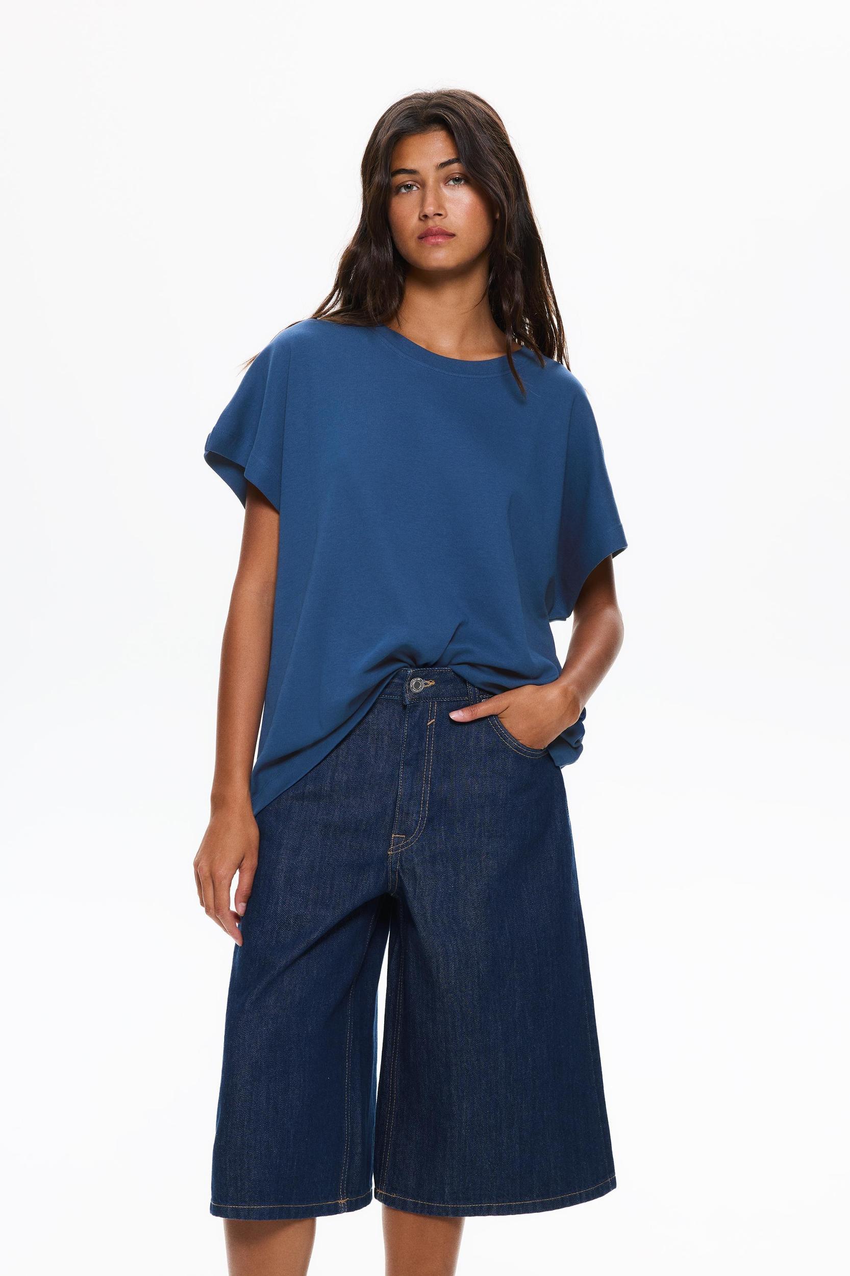 Basic oversized T-shirt Product Image