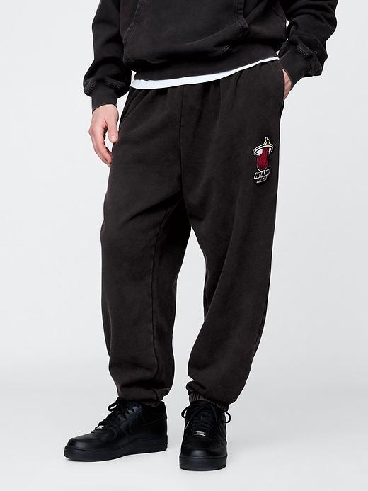 NBA Houston Rockets Logo Heavyweight Joggers Product Image