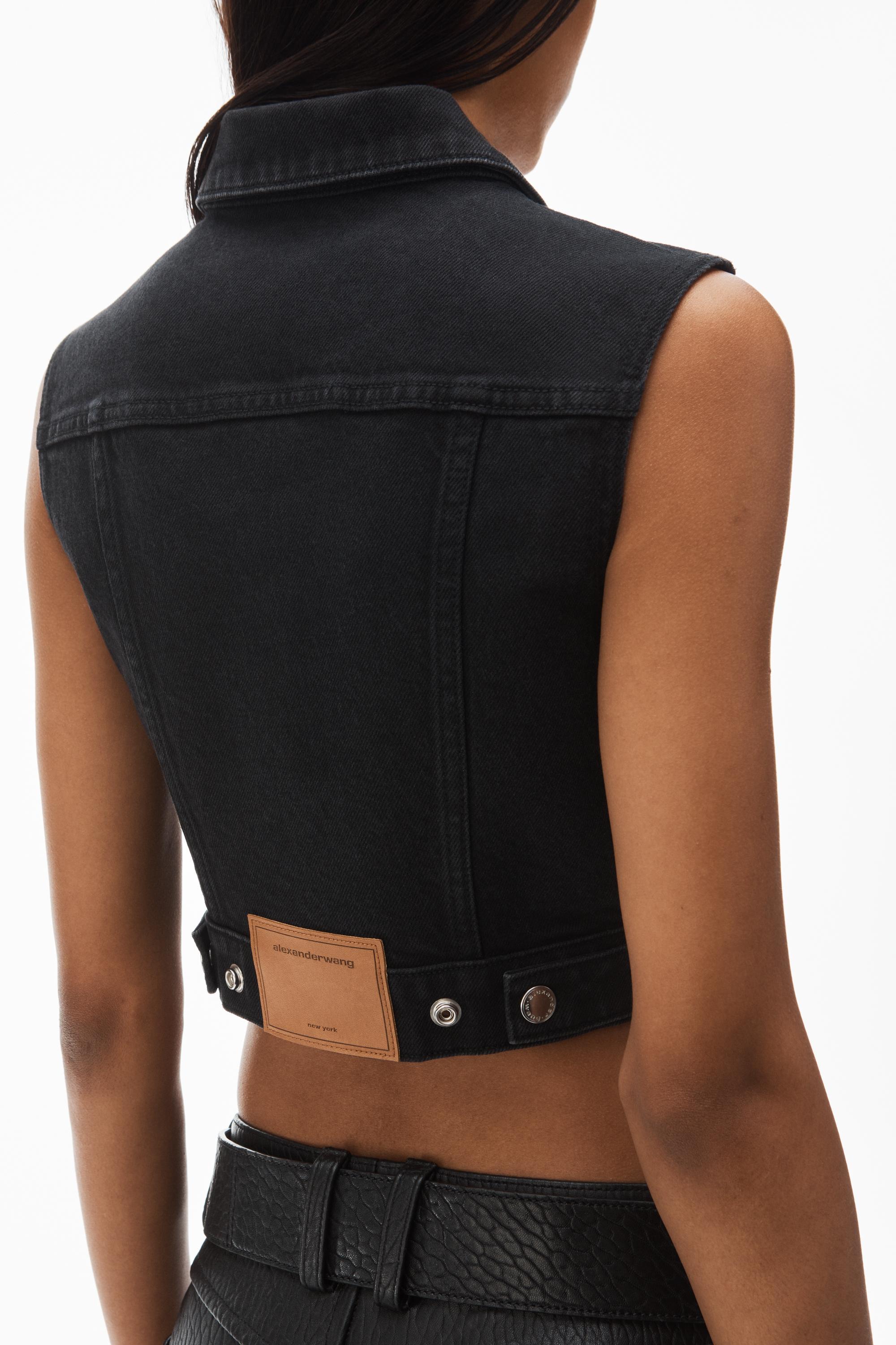 Cropped Trucker Vest In Comfort-stretch Denim Product Image