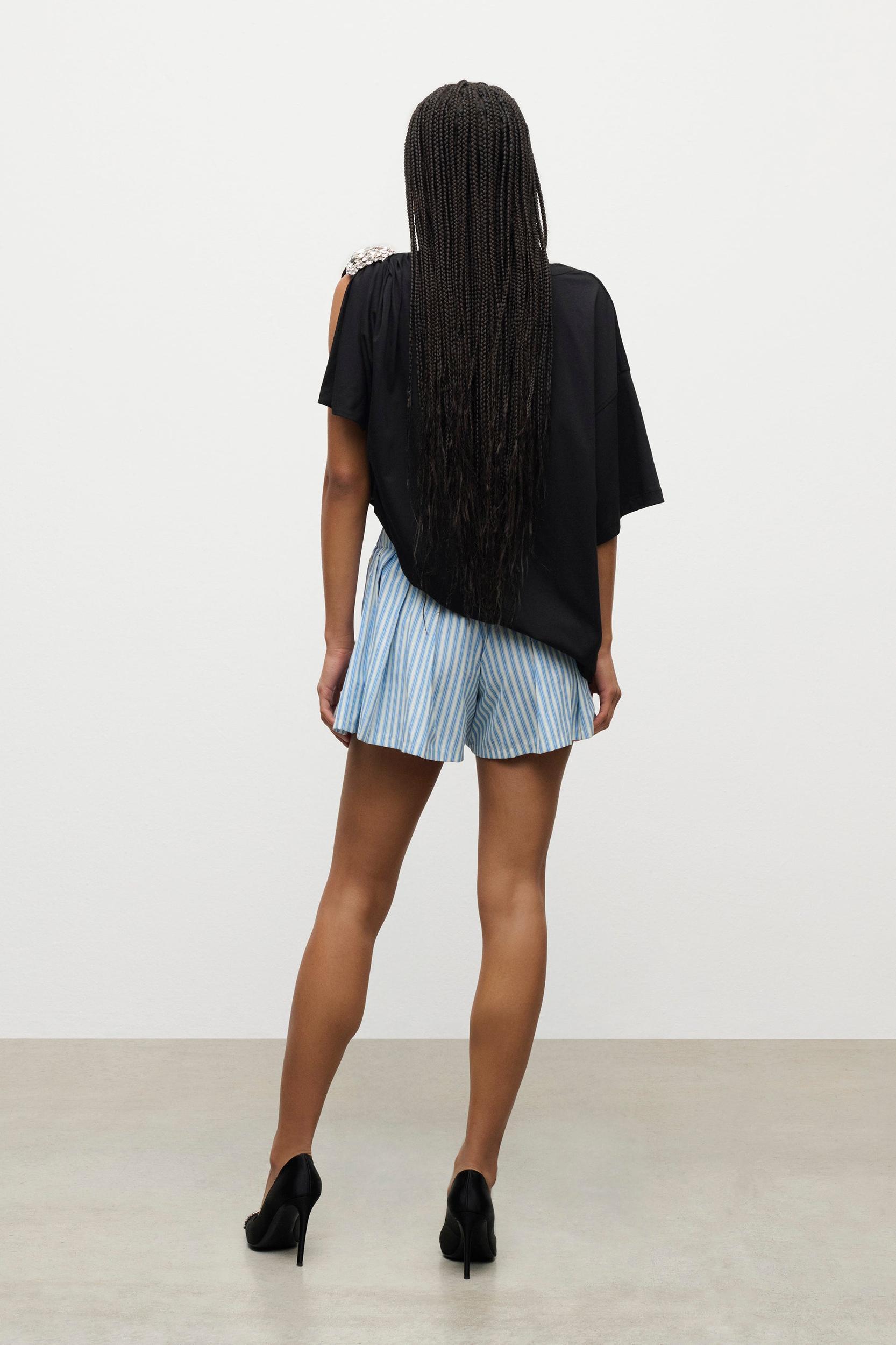 Crystal Grommet Poplin Pleated Short Product Image