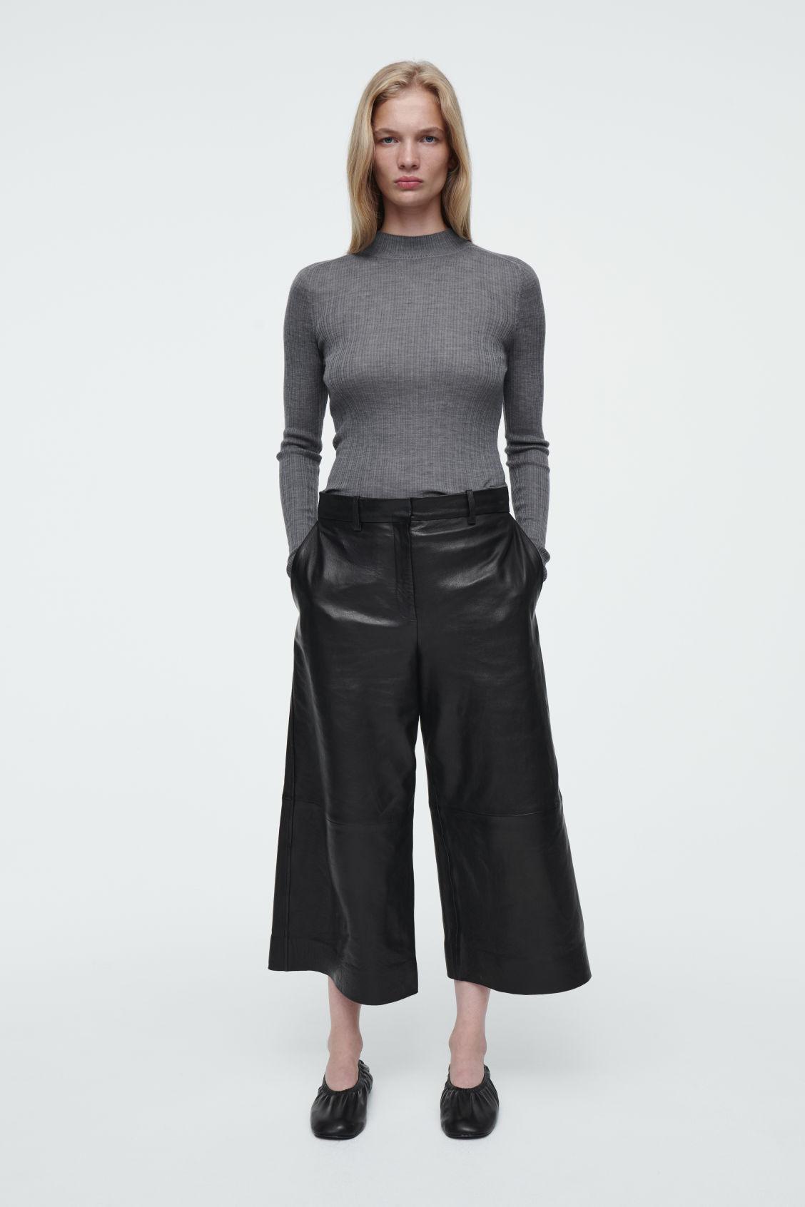 THE RIBBED MERINO WOOL TOP Product Image