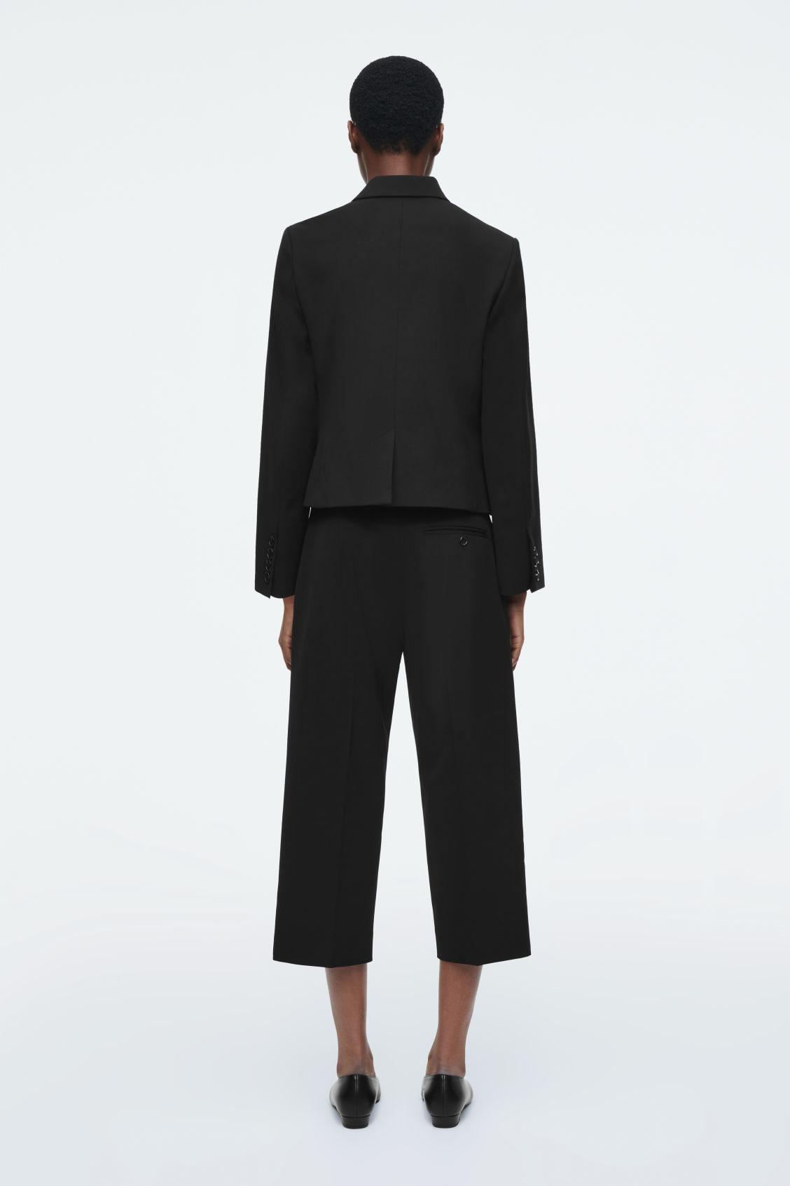 SHORT WOOL BLAZER Product Image