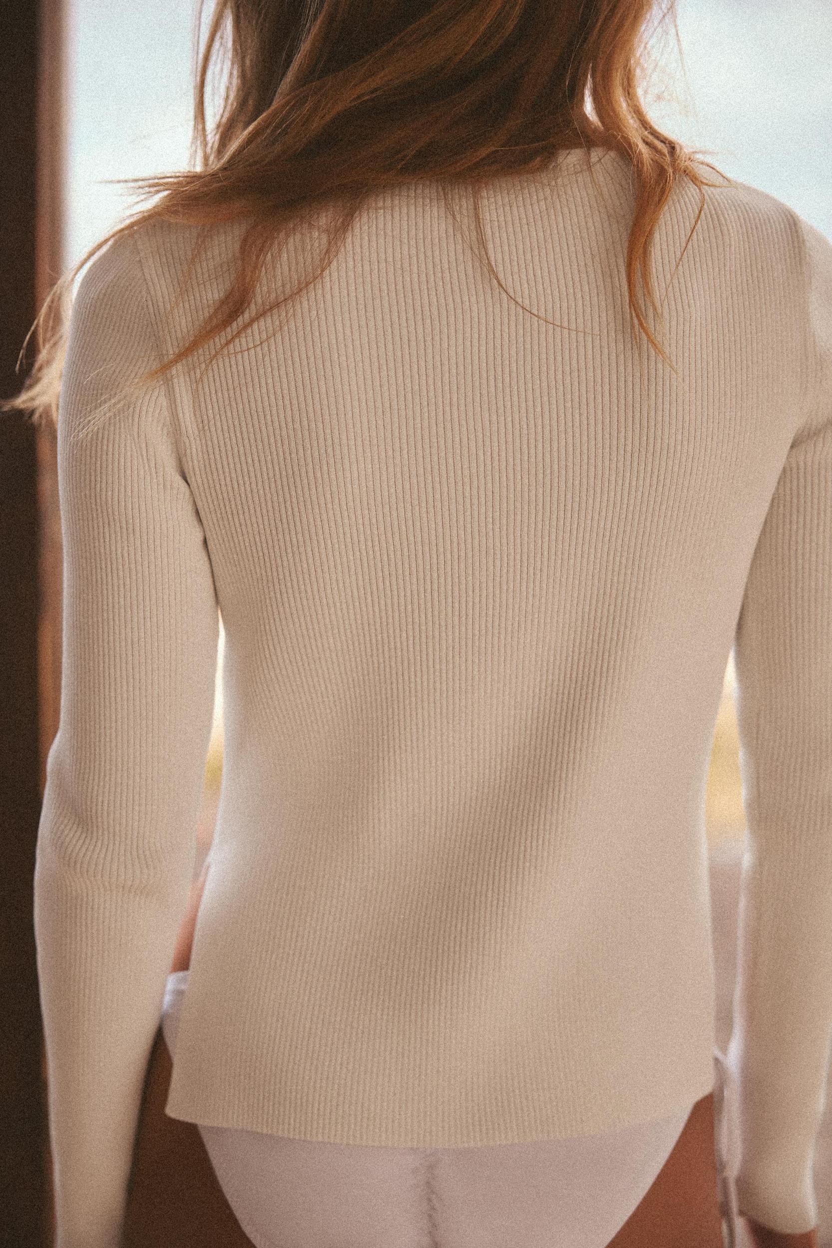 RIBBED KNIT TOP Product Image
