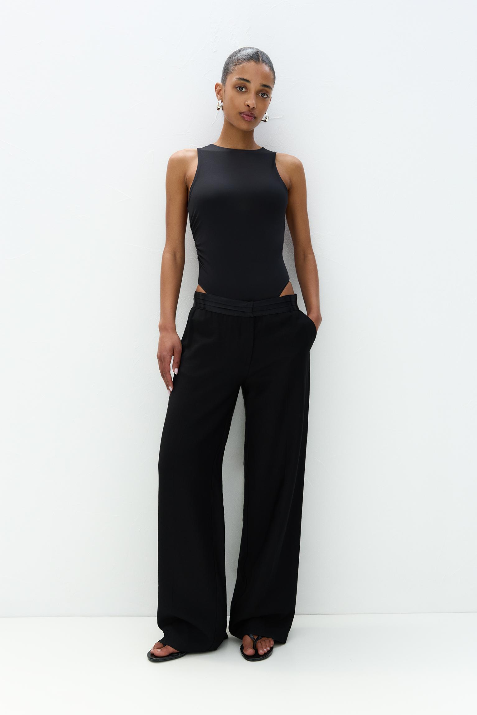 Polyamide bodysuit with an asymmetric back Product Image
