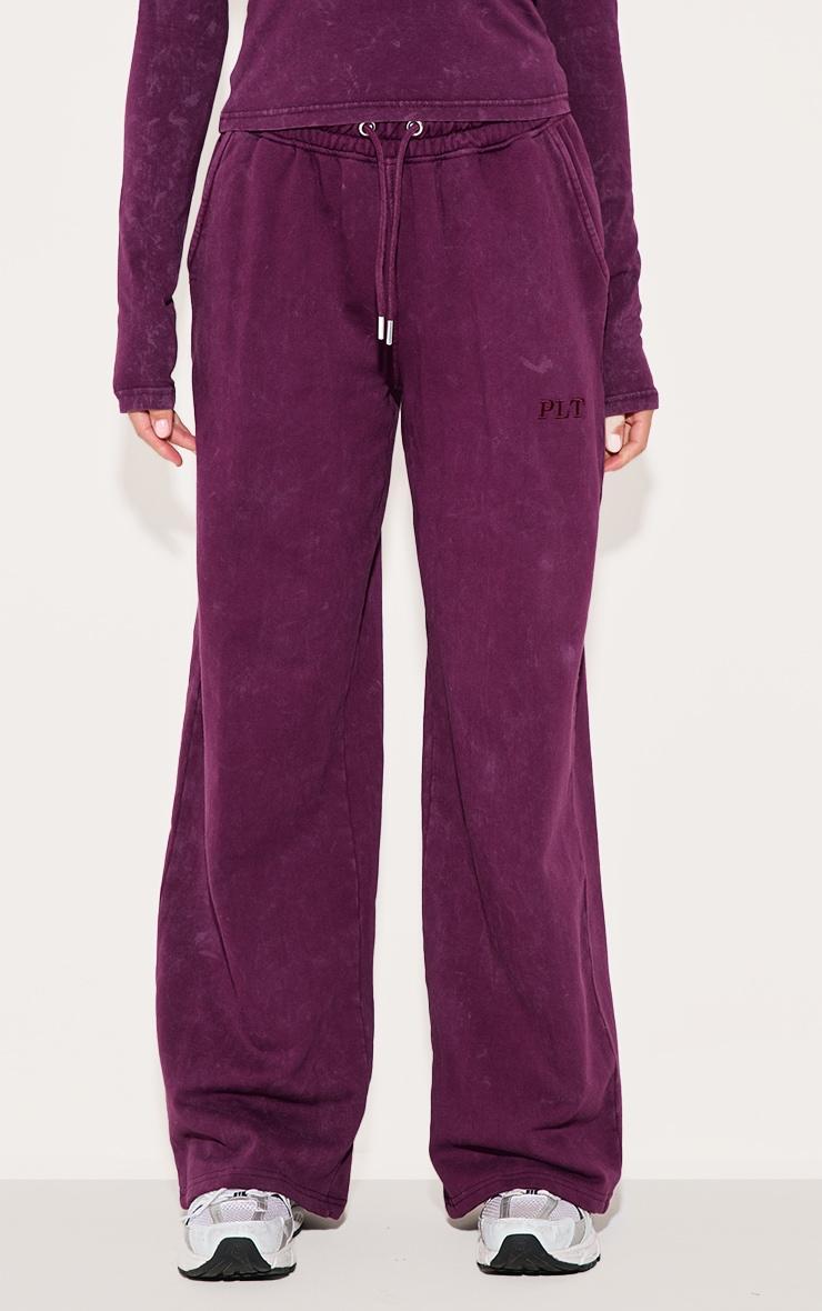 PRETTYLITTLETHING Plum Washed Low Rise Oversized Wide Leg Sweatpants Product Image