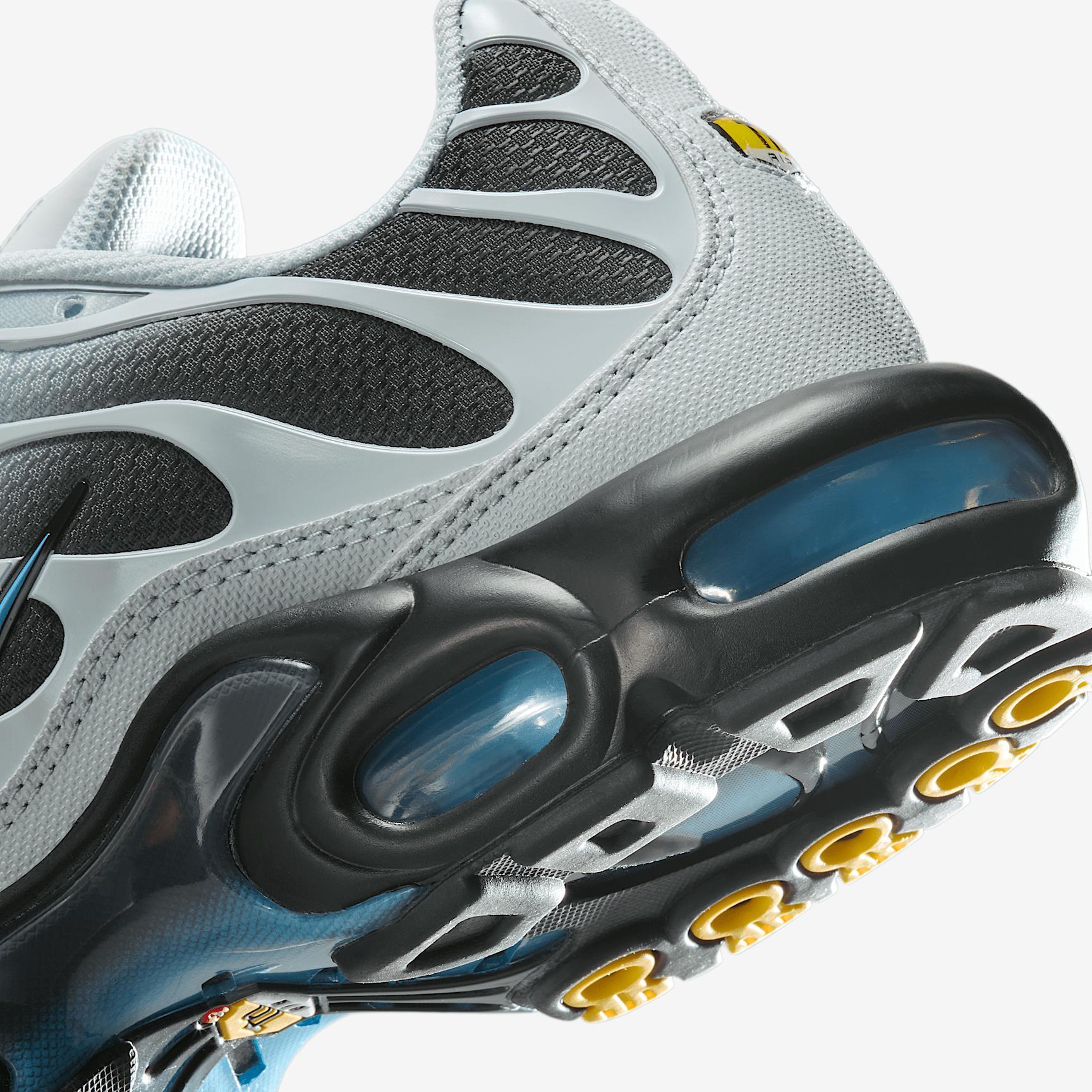 Nike Men's Air Max Plus Shoes Product Image
