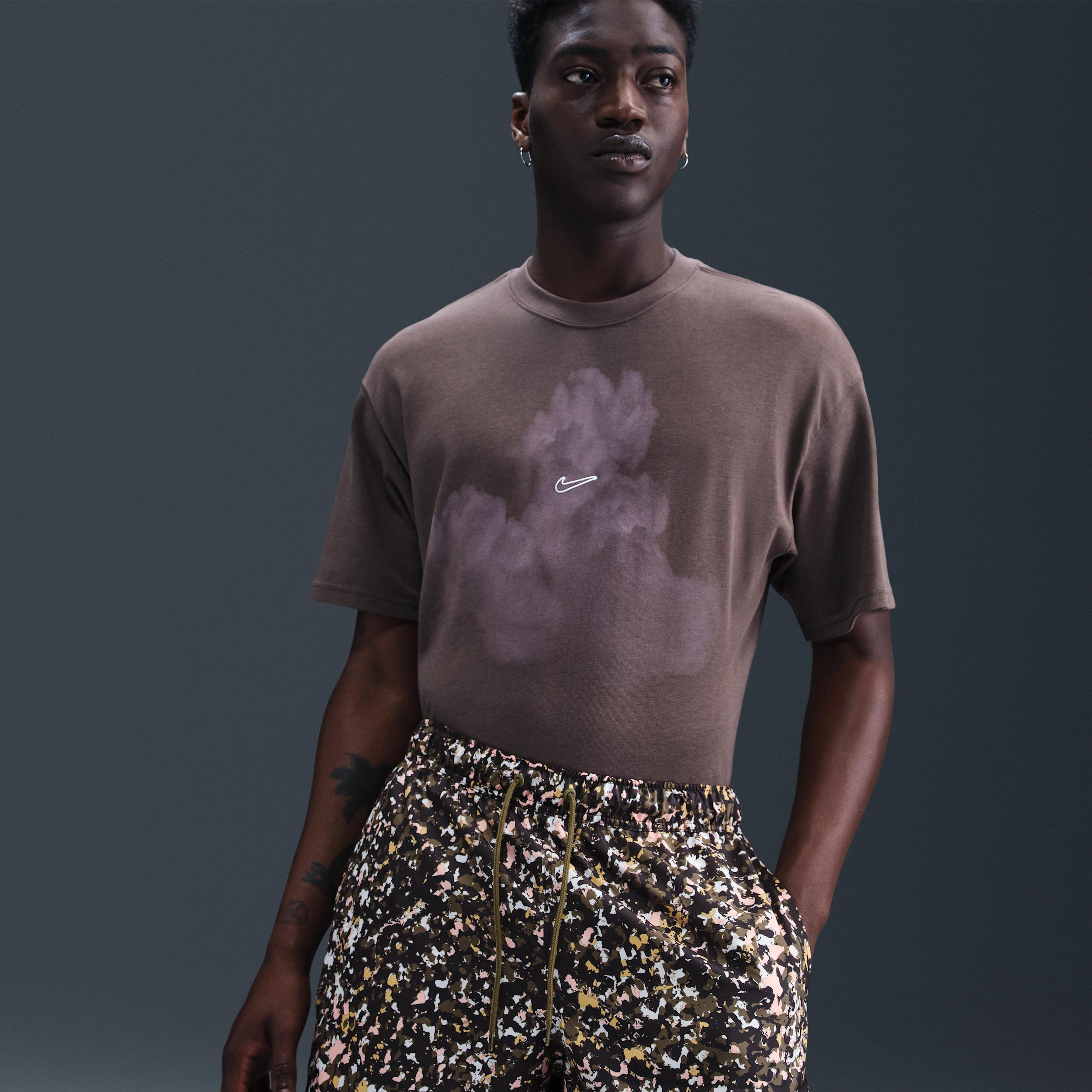 Mens Nike Sportswear Club Woven Shorts | IF8502-222 Product Image