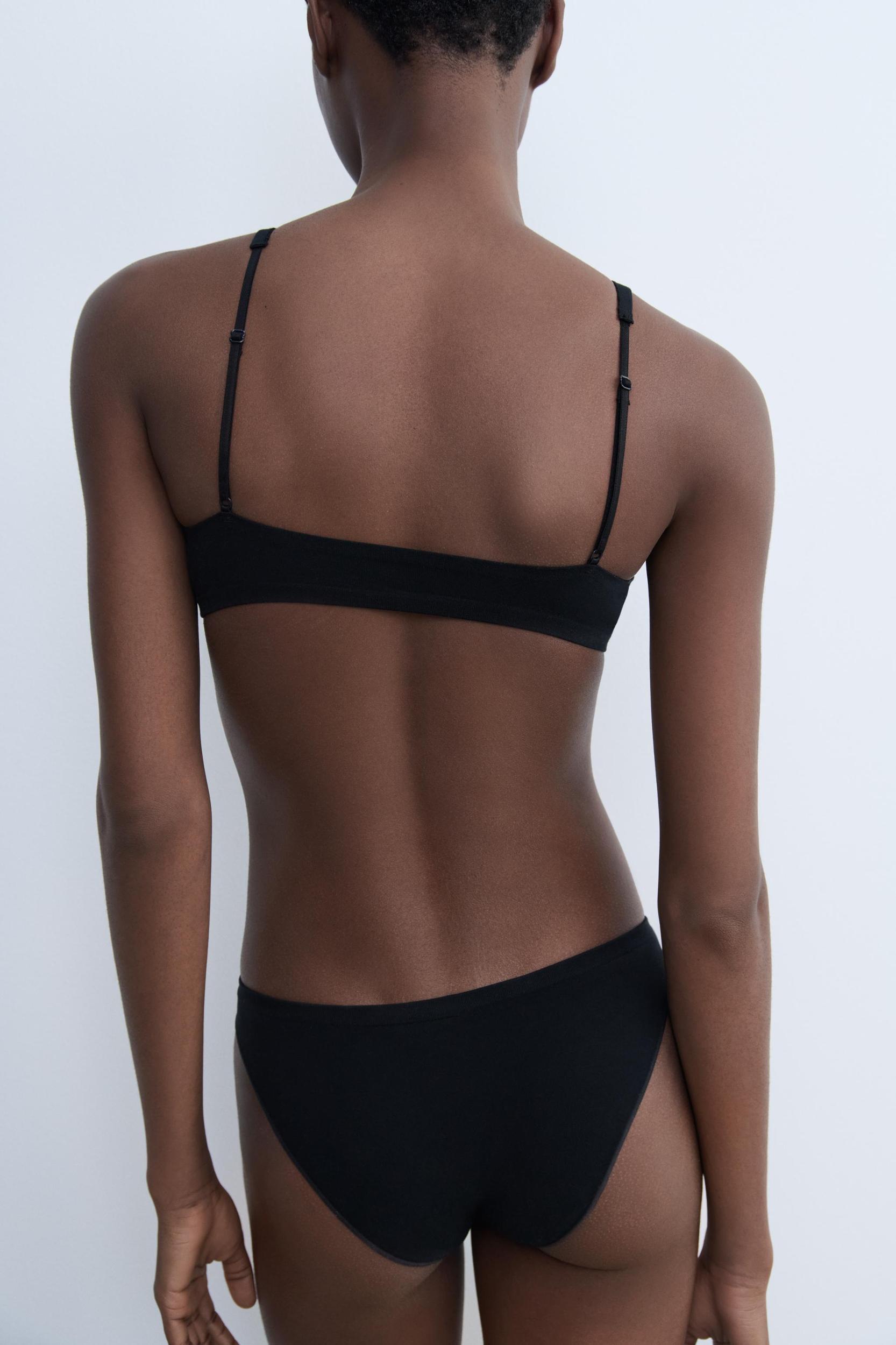 SEAMLESS TRIANGLE BRALETTE Product Image