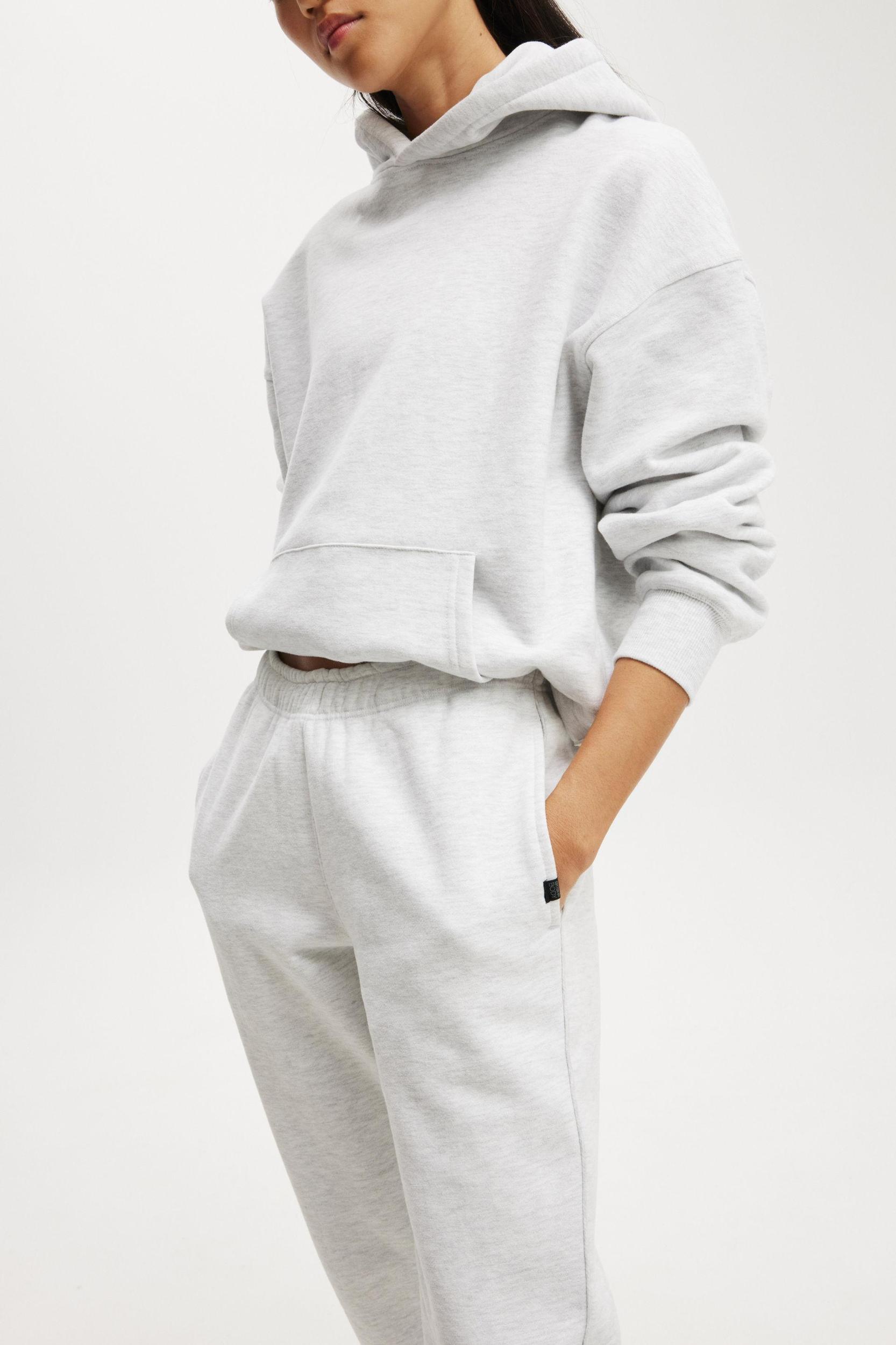 Plush Essential Gym Sweatpant Product Image