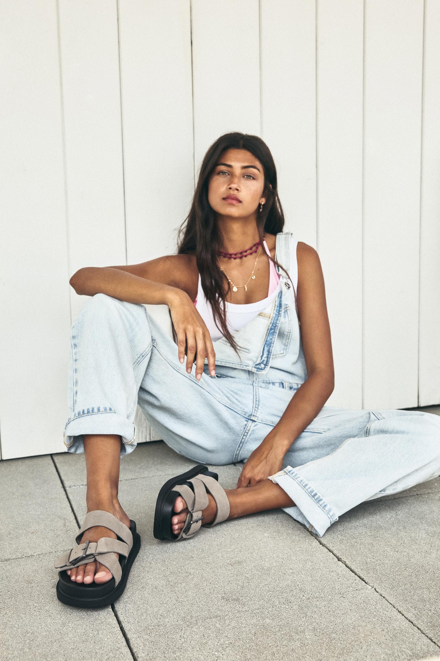 Leather sandals with buckle Product Image