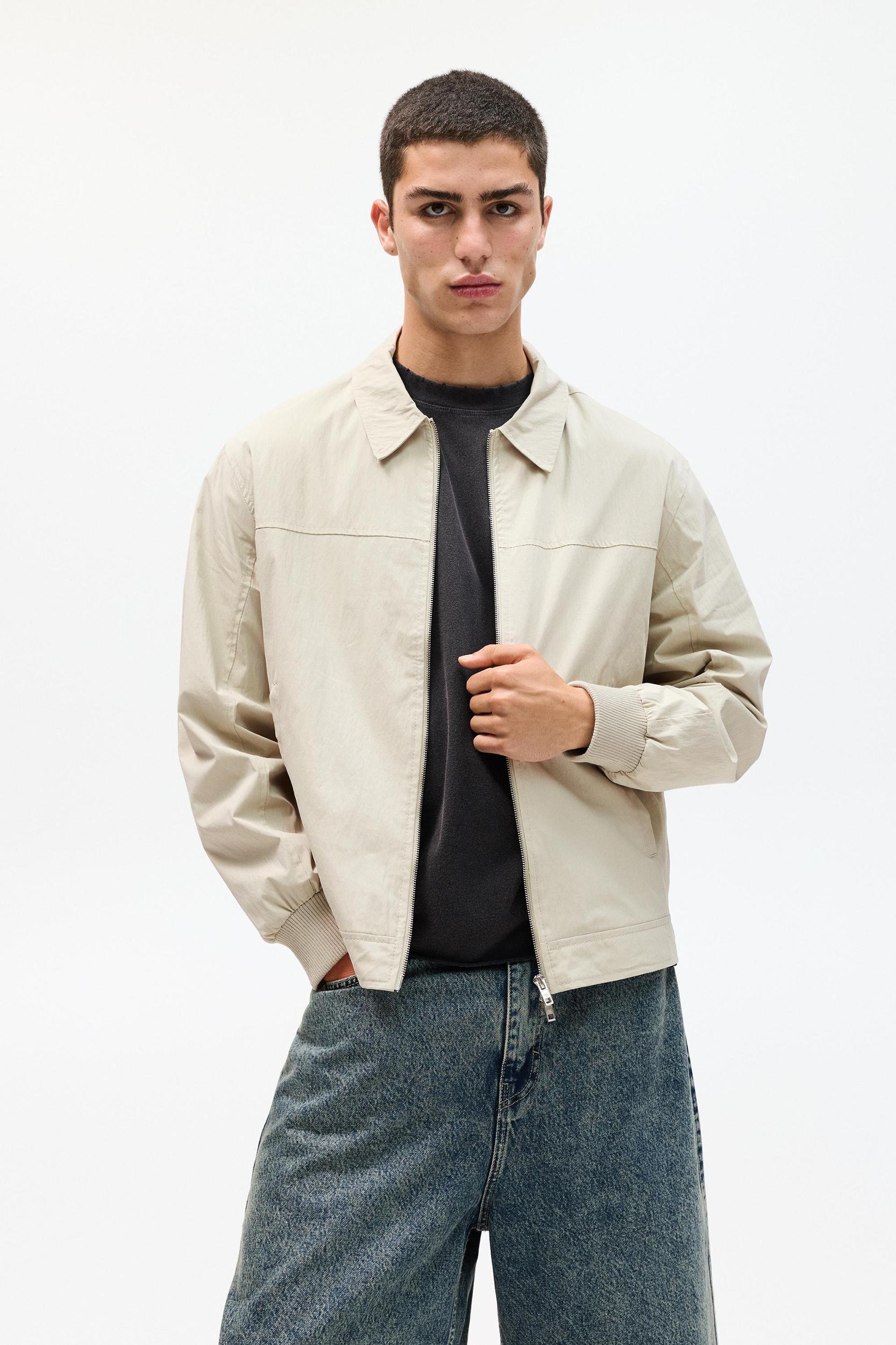 Lightweight jacket with lapel collar Product Image