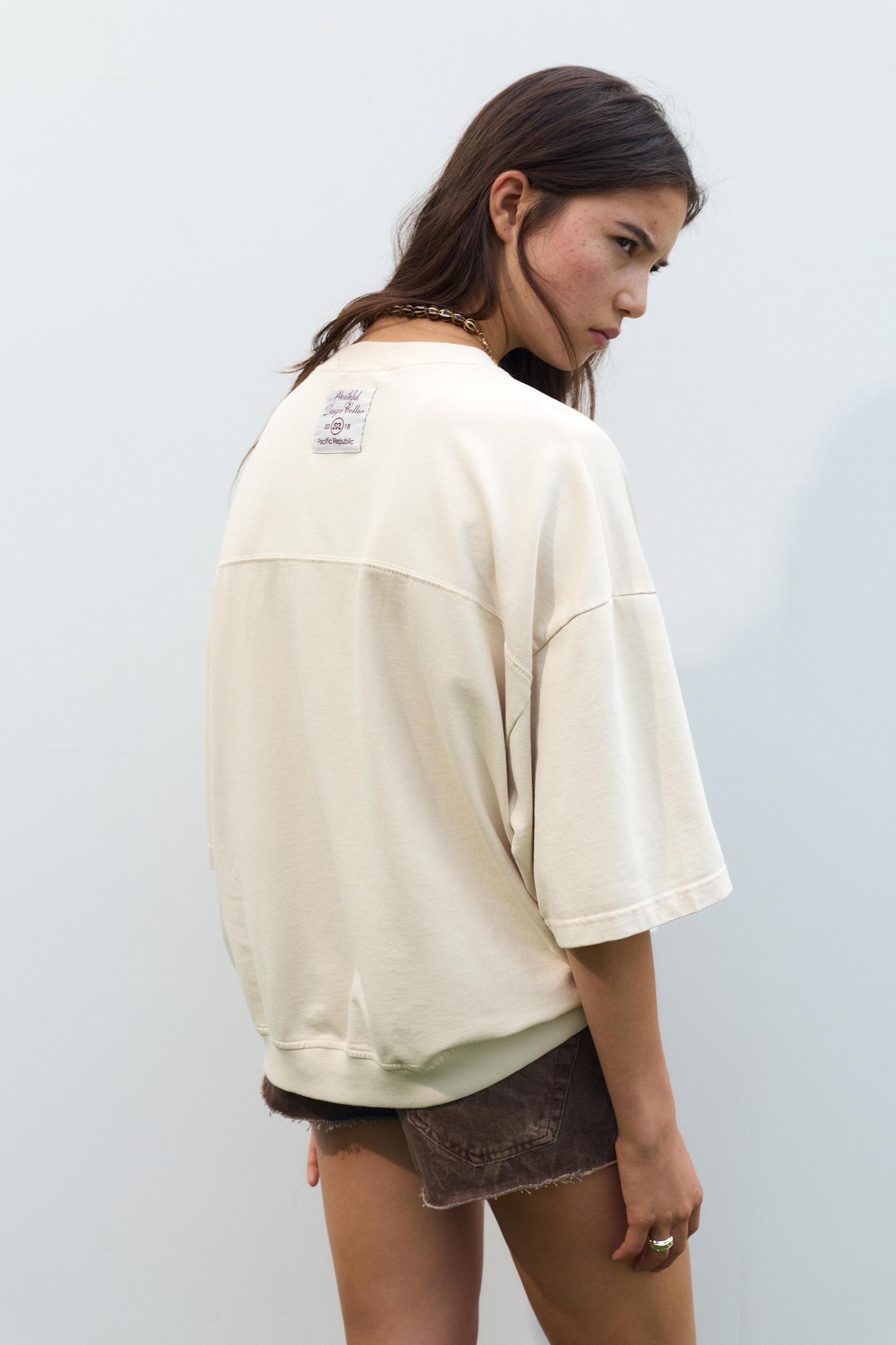Oversize short sleeve sweatshirt Product Image