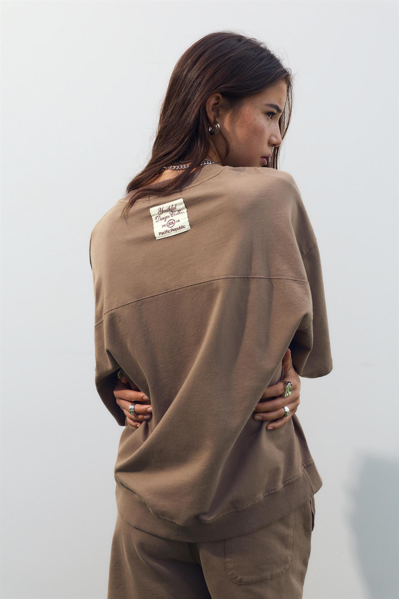 Short sleeve sweatshirt Product Image