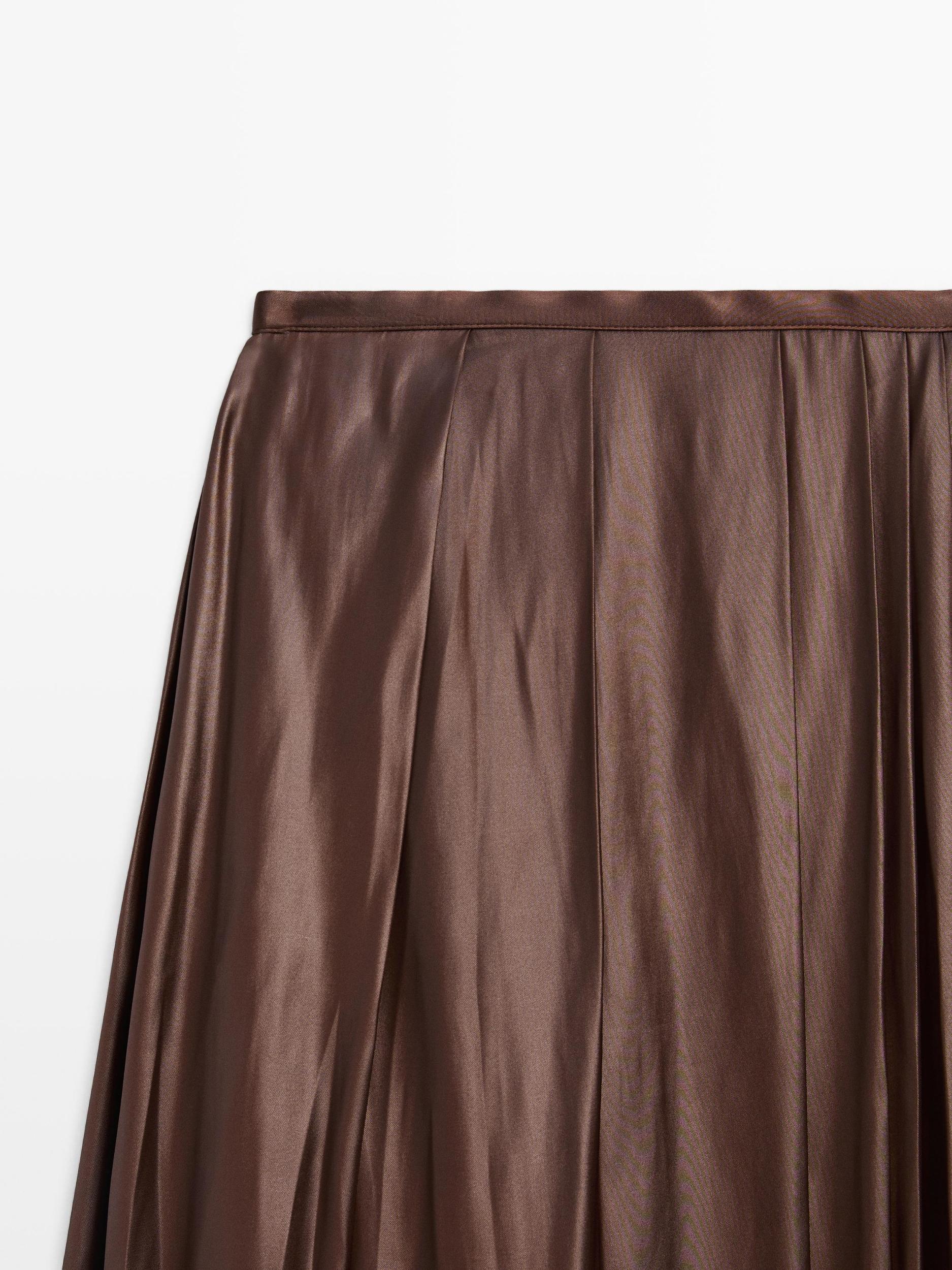 Pleated midi skirt Product Image