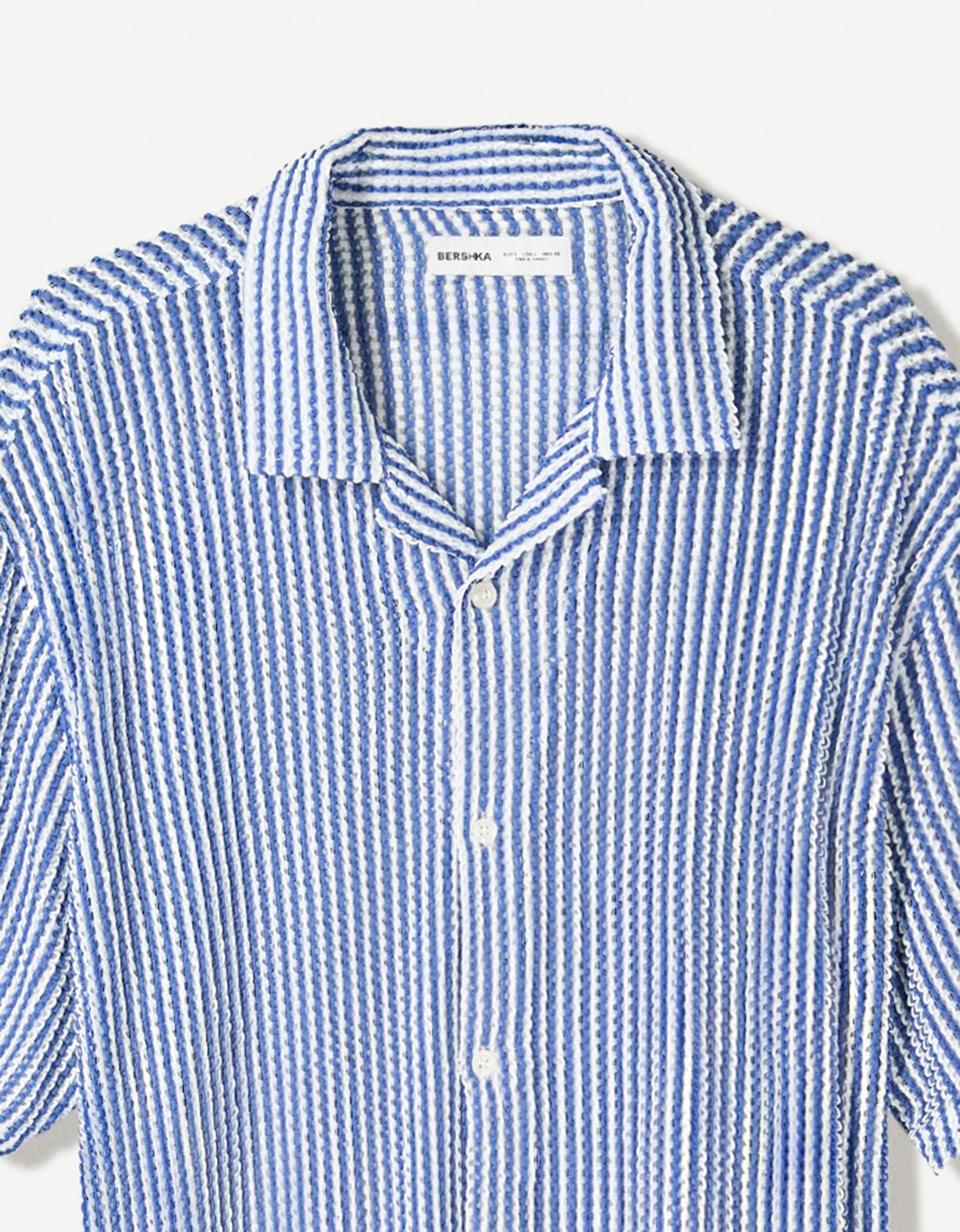 Striped short sleeve shirt Product Image