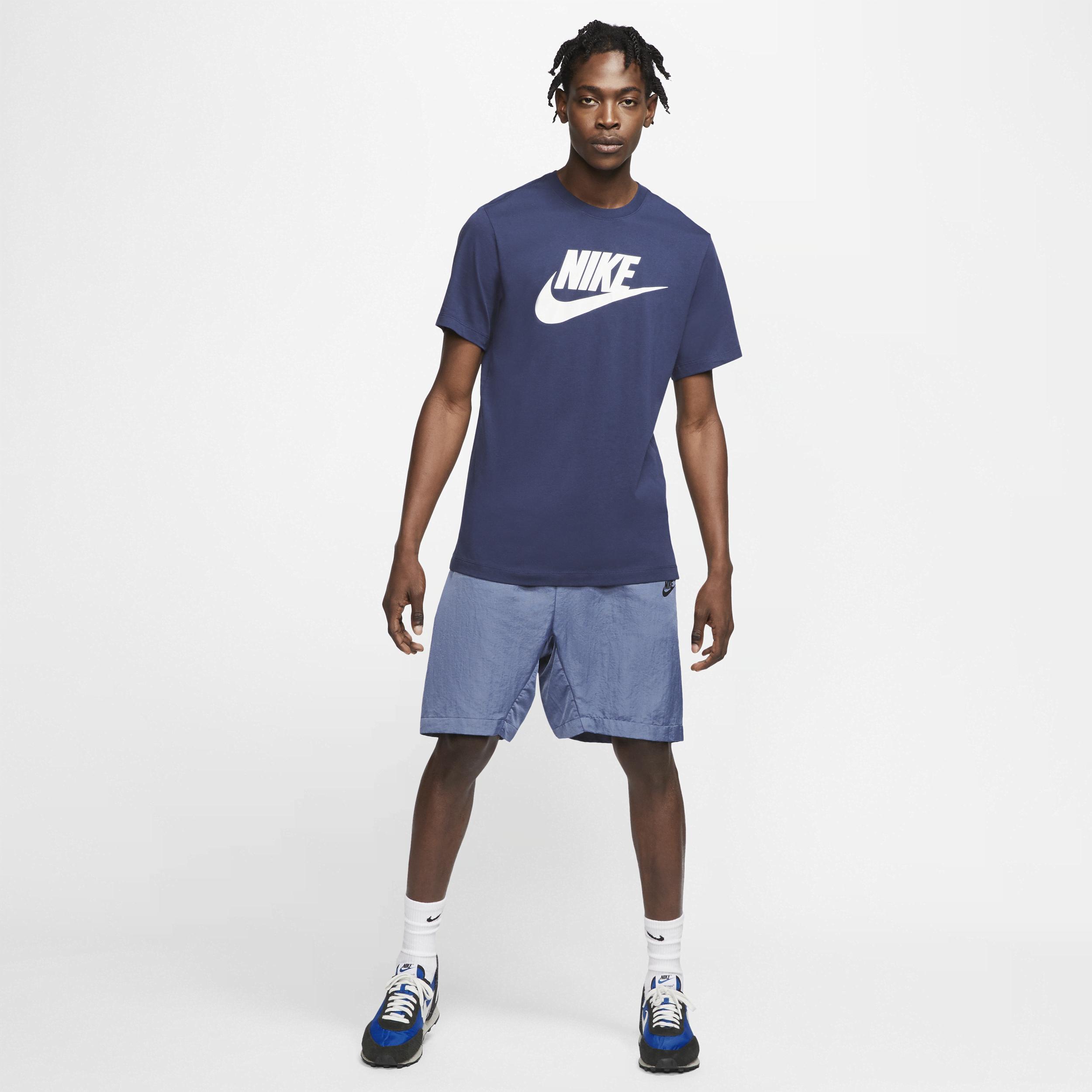 Nike Sportswear Men's T-Shirt Product Image