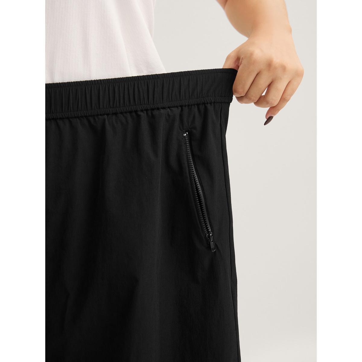 Plus Size Solid Zipper Pockets Wide-Leg Shorts Women Black Casual Wide Leg Everyday-Casual Shorts BloomChic 14-16/1X Product Image