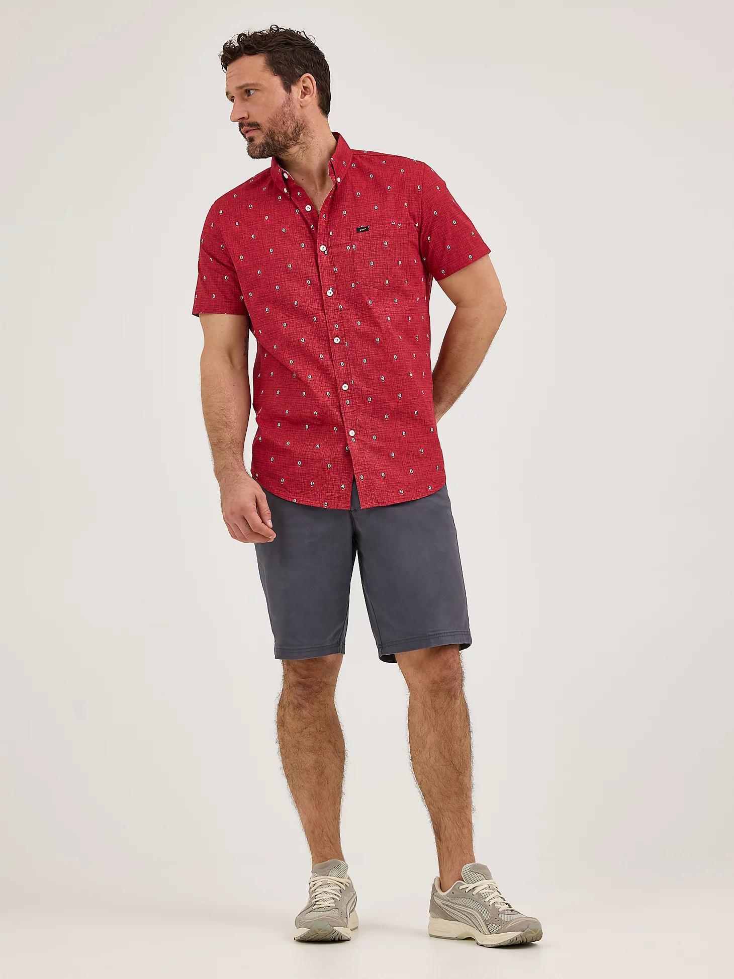 Men's Short Sleeve Stretch Print Button Down Shirt | Men's Tops & Tees | Lee® Product Image